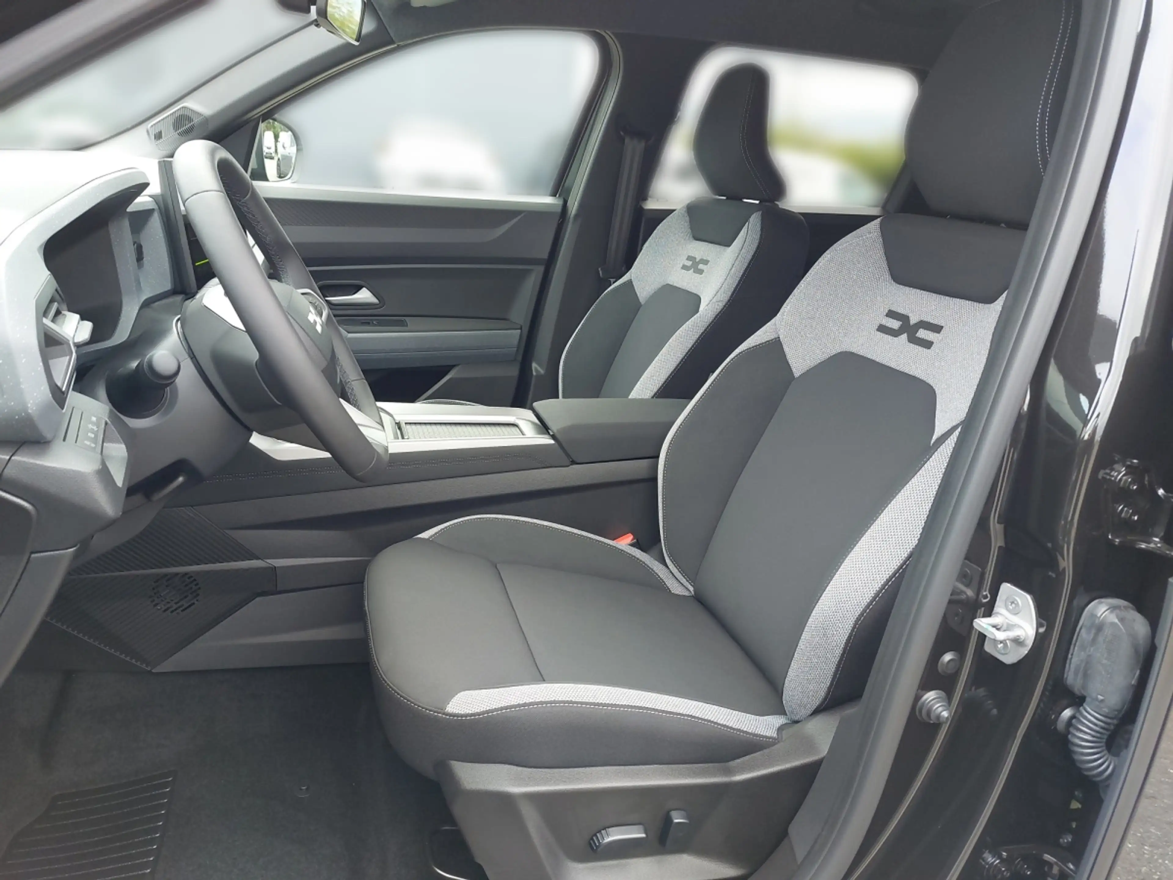 Dacia Bigster Journey Hybrid 155 — photo 5