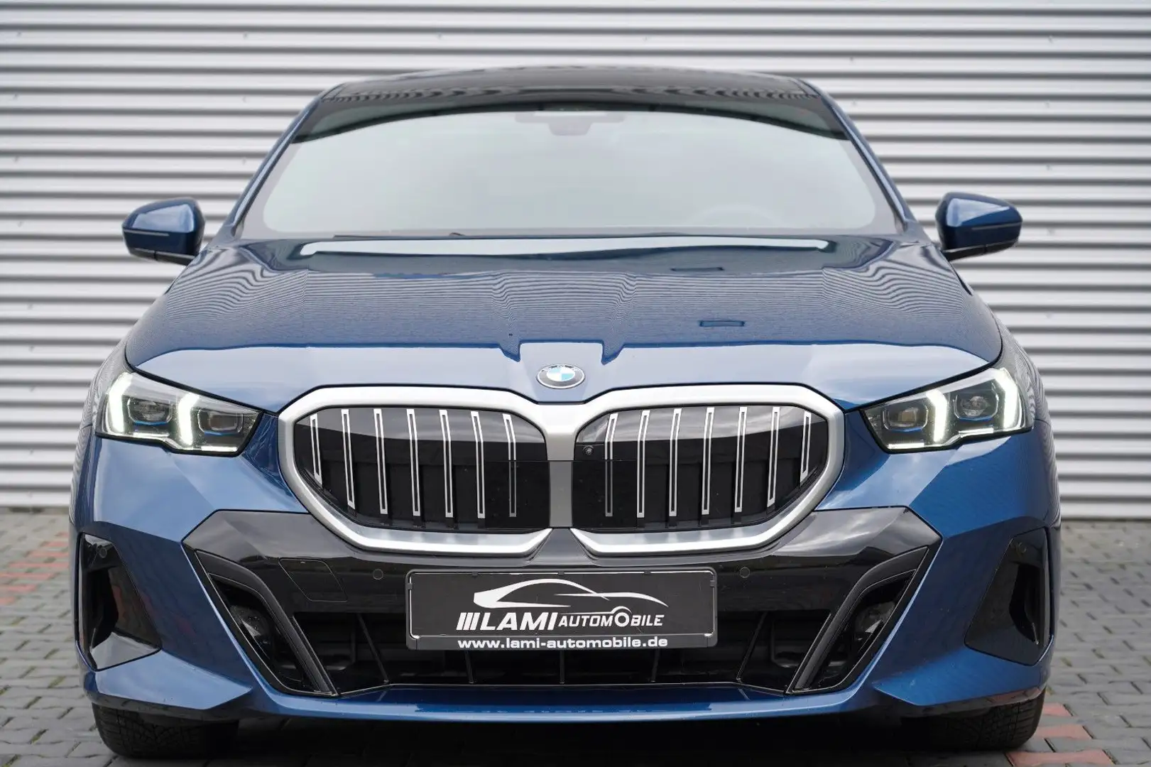 BMW 520 i M Sport PANO HUD 360 MEMO H&K CARBON AHK Blau - 2