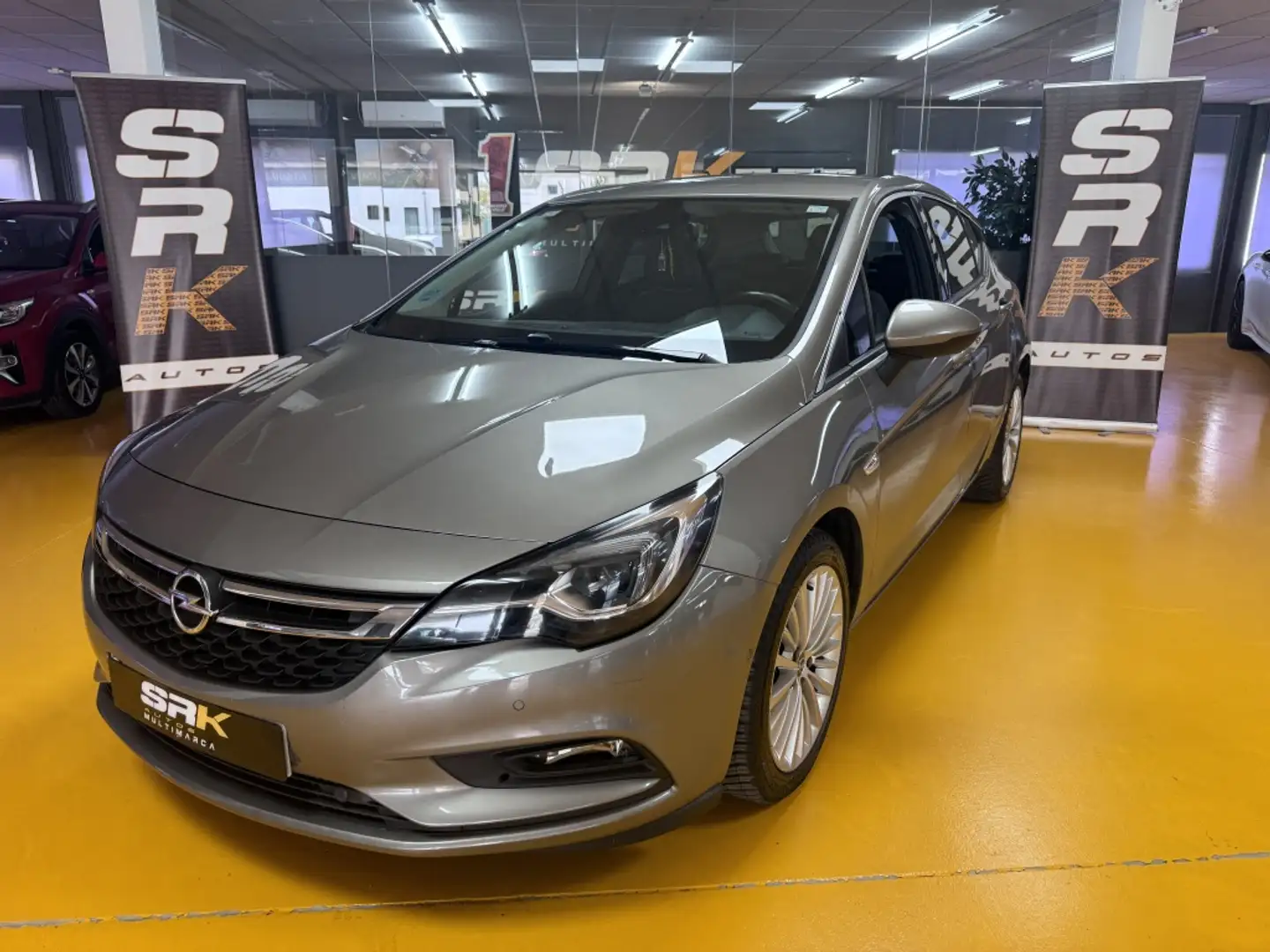 Opel Astra 1.6CDTi Excellence 110 Marrón - 1