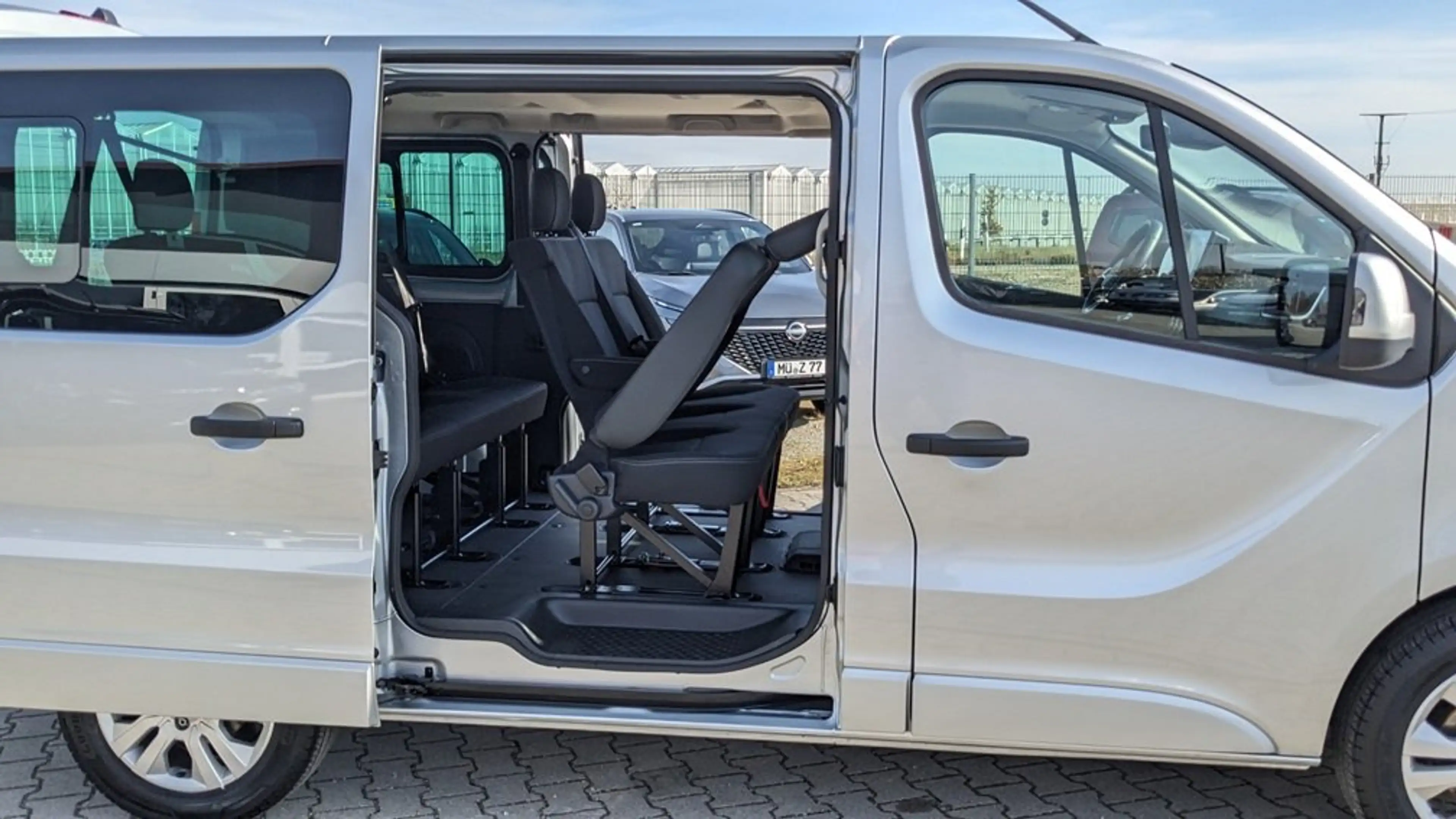 Nissan Primastar Primastar dCi150 Tekna 9-Sitzer — photo 7