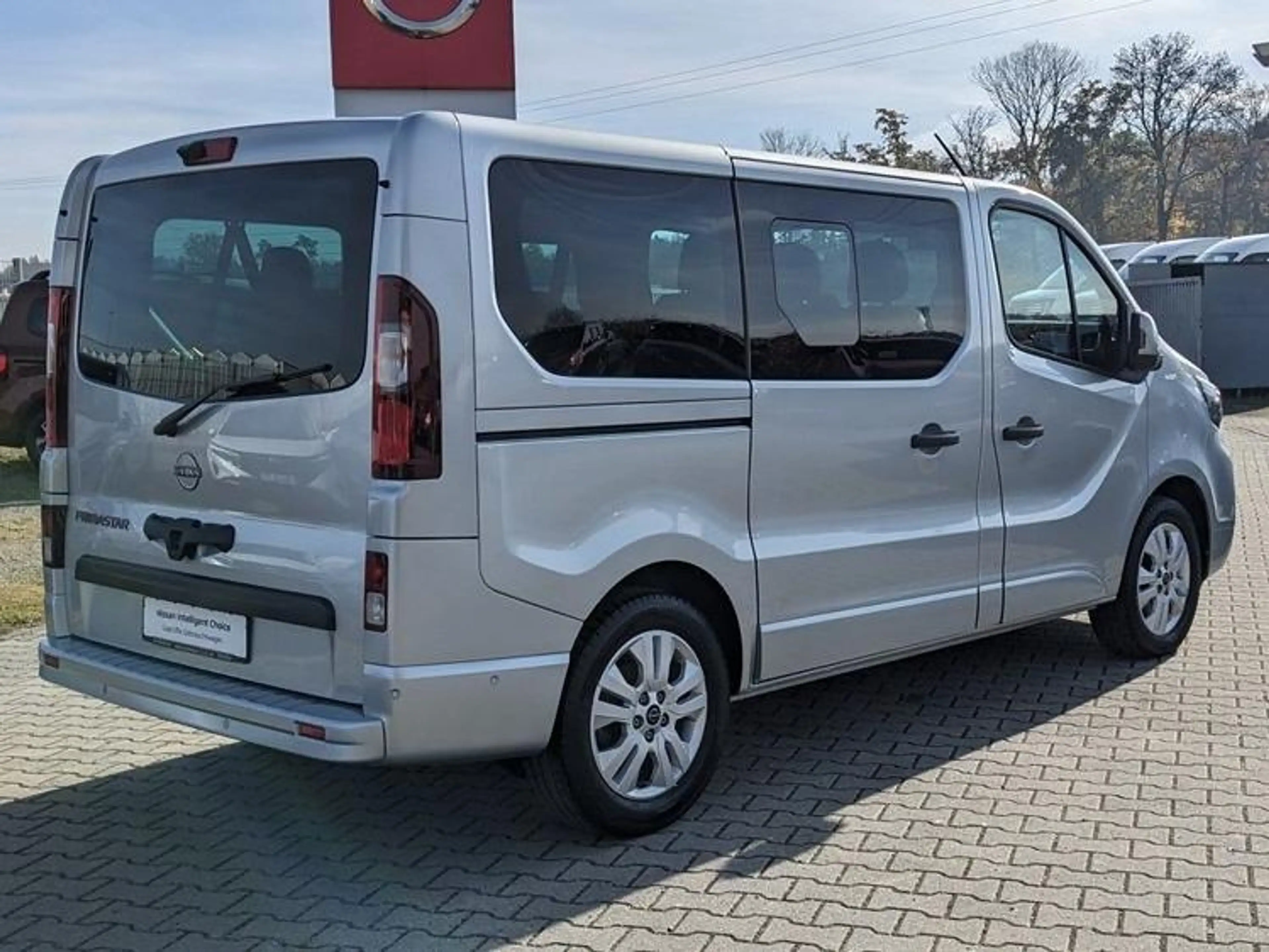 Nissan Primastar Primastar dCi150 Tekna 9-Sitzer — photo 4