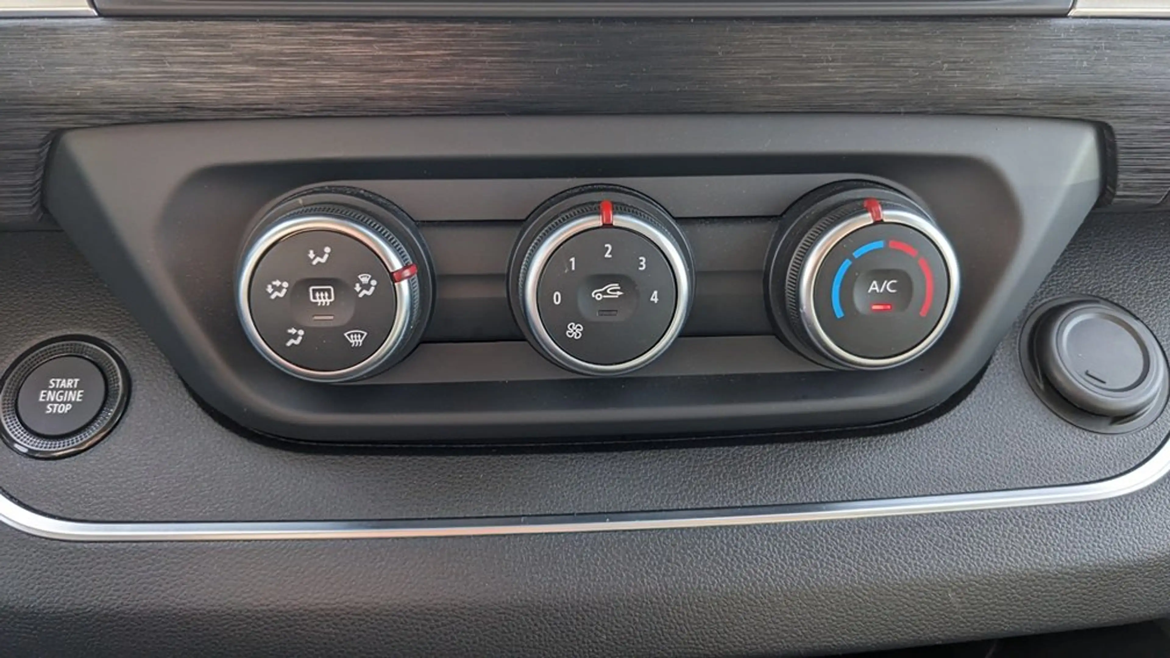 Nissan Primastar Primastar dCi150 Tekna 9-Sitzer — photo 15