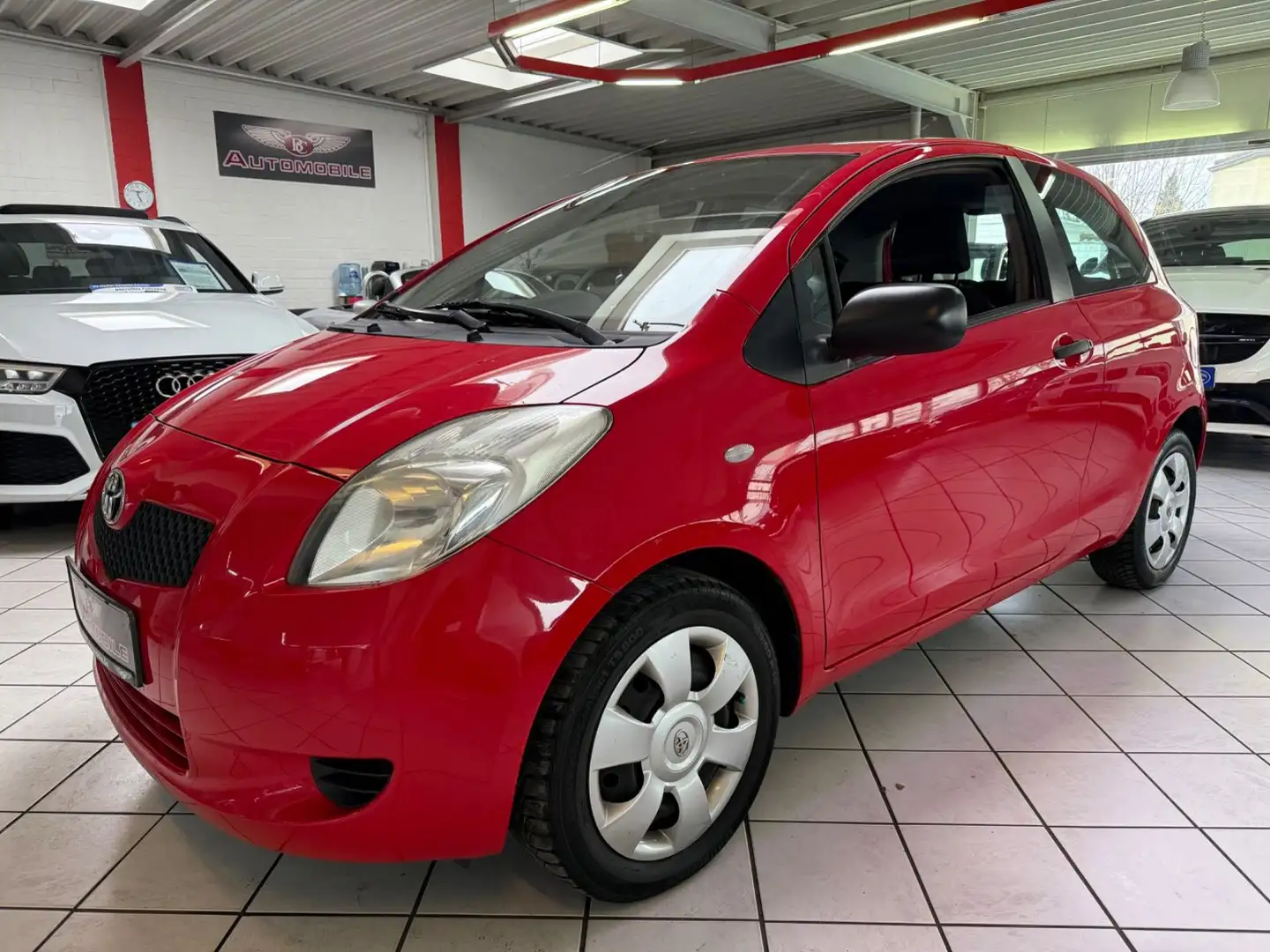 Toyota Yaris Cool 1.3 KLIMA ELEK.FENSTER Rood - 1