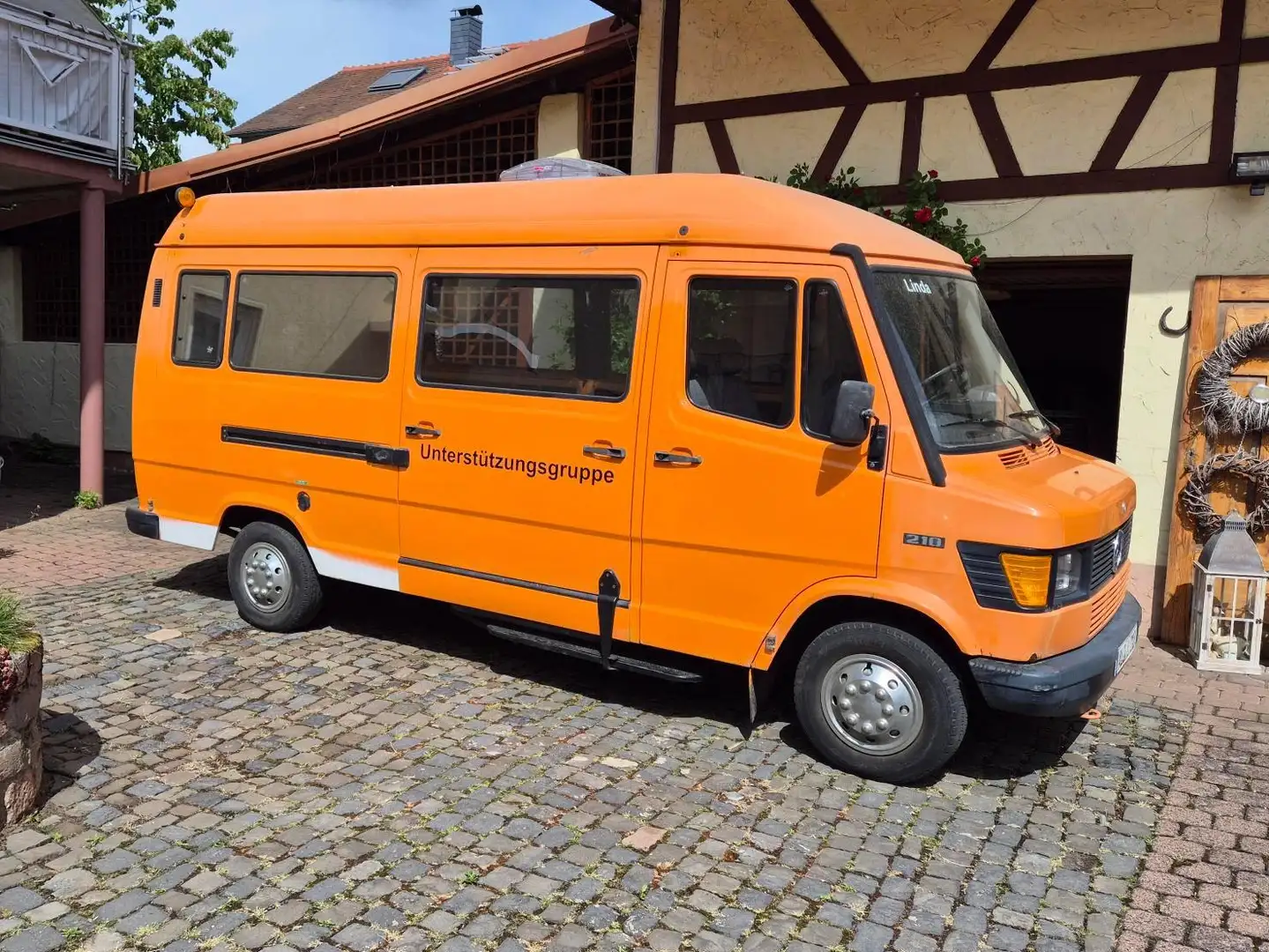 Mercedes-Benz T1 210 601.066 Orange - 2