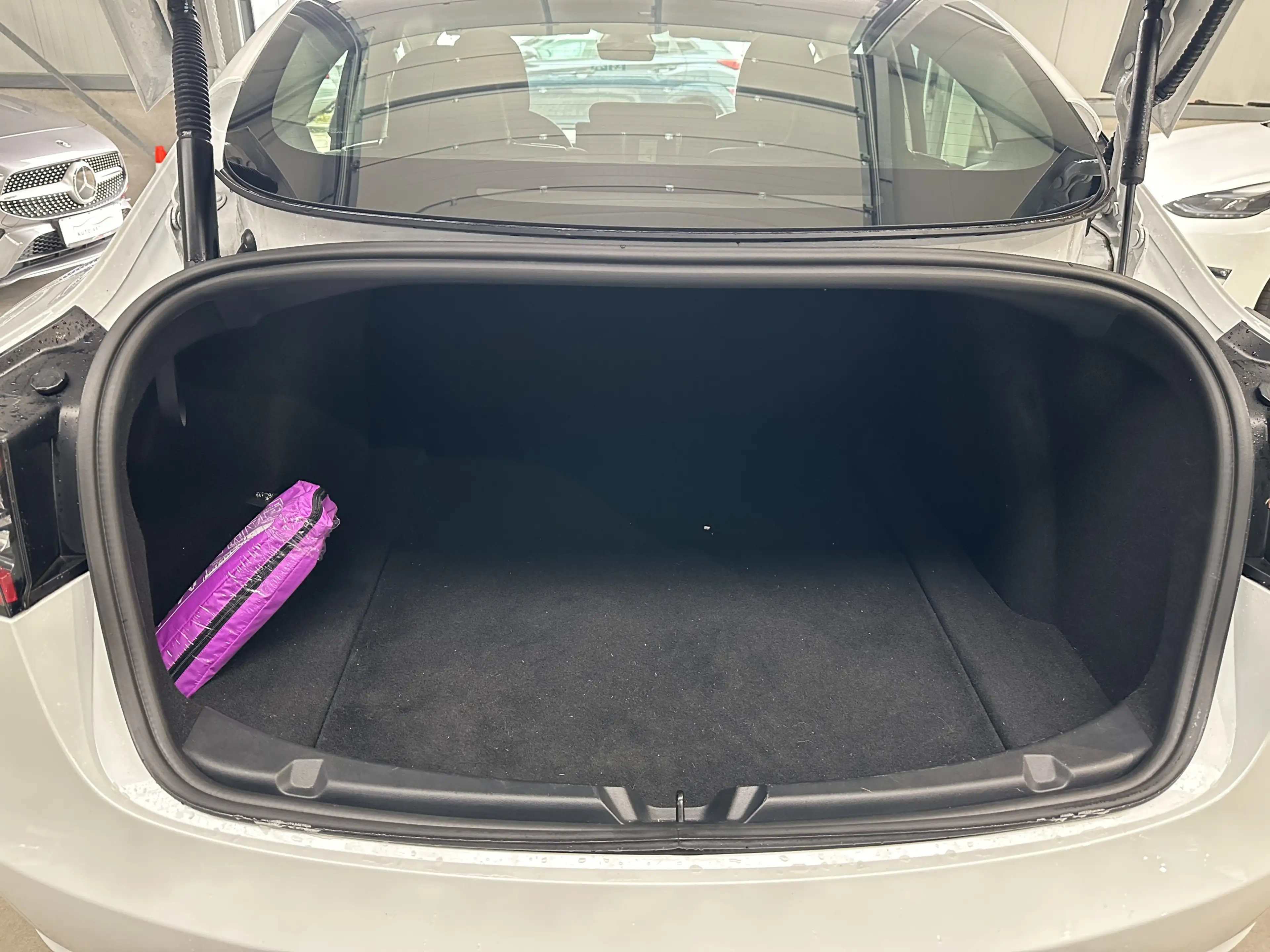 Tesla Model 3 Basis RWD AMD Ryzen Wärmepumpe Subwoofer — photo 7