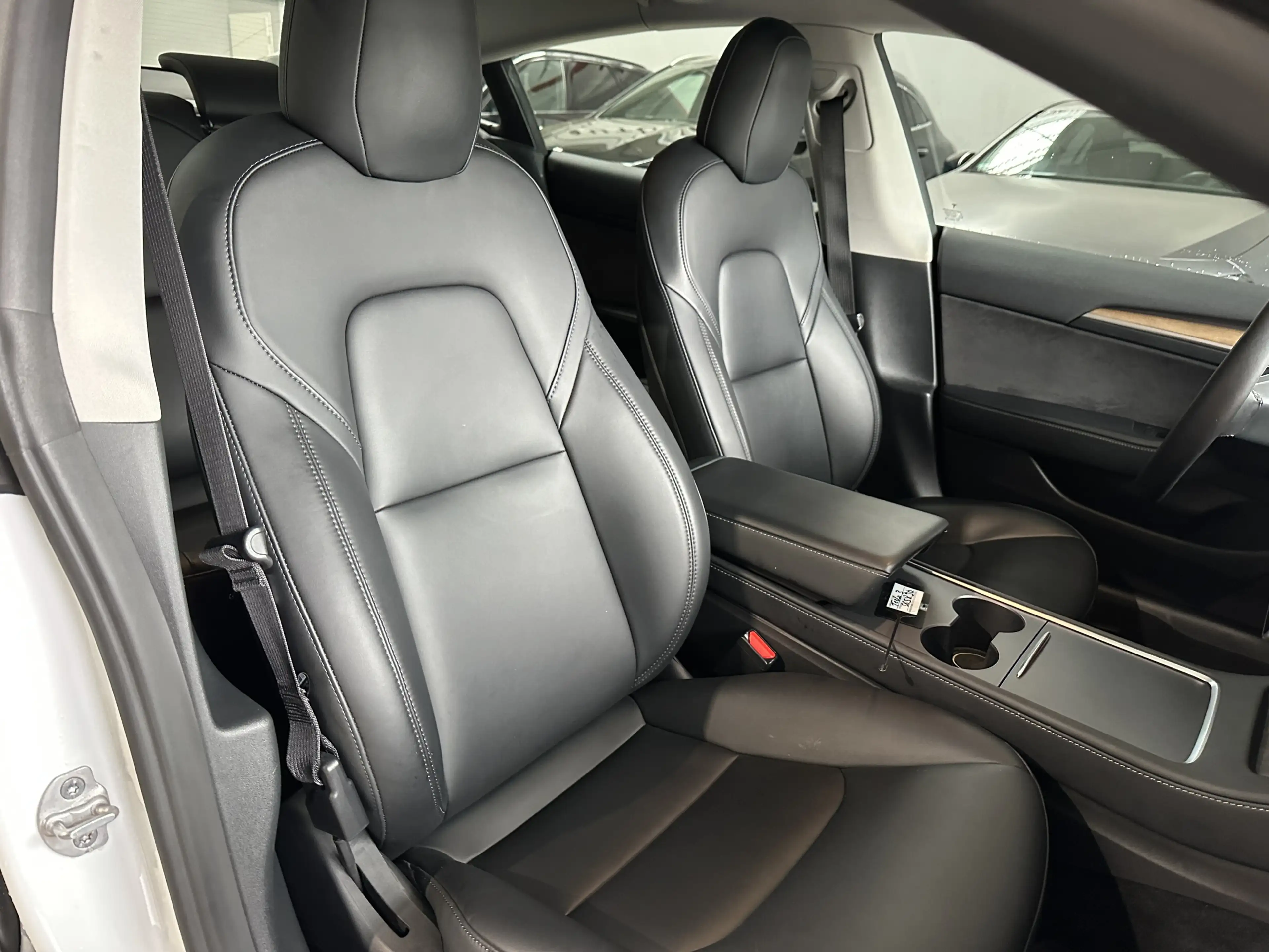 Tesla Model 3 Basis RWD AMD Ryzen Wärmepumpe Subwoofer — photo 17