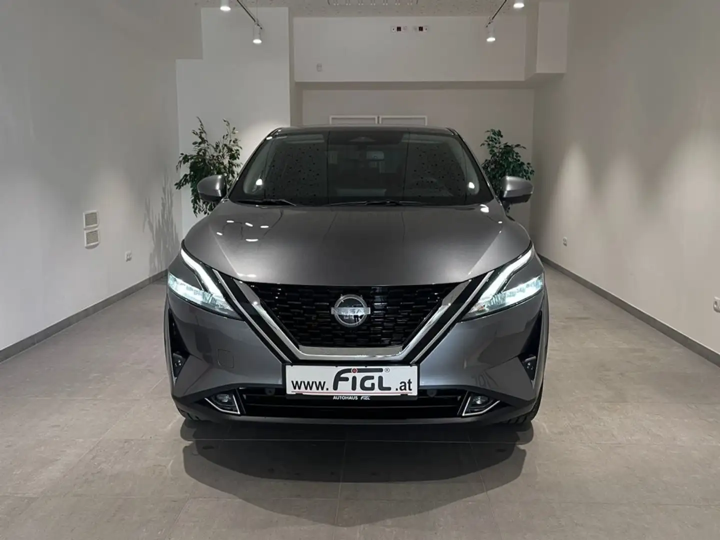 Nissan Qashqai 1.3 DIG-T MHEV N-Connecta Grau - 1