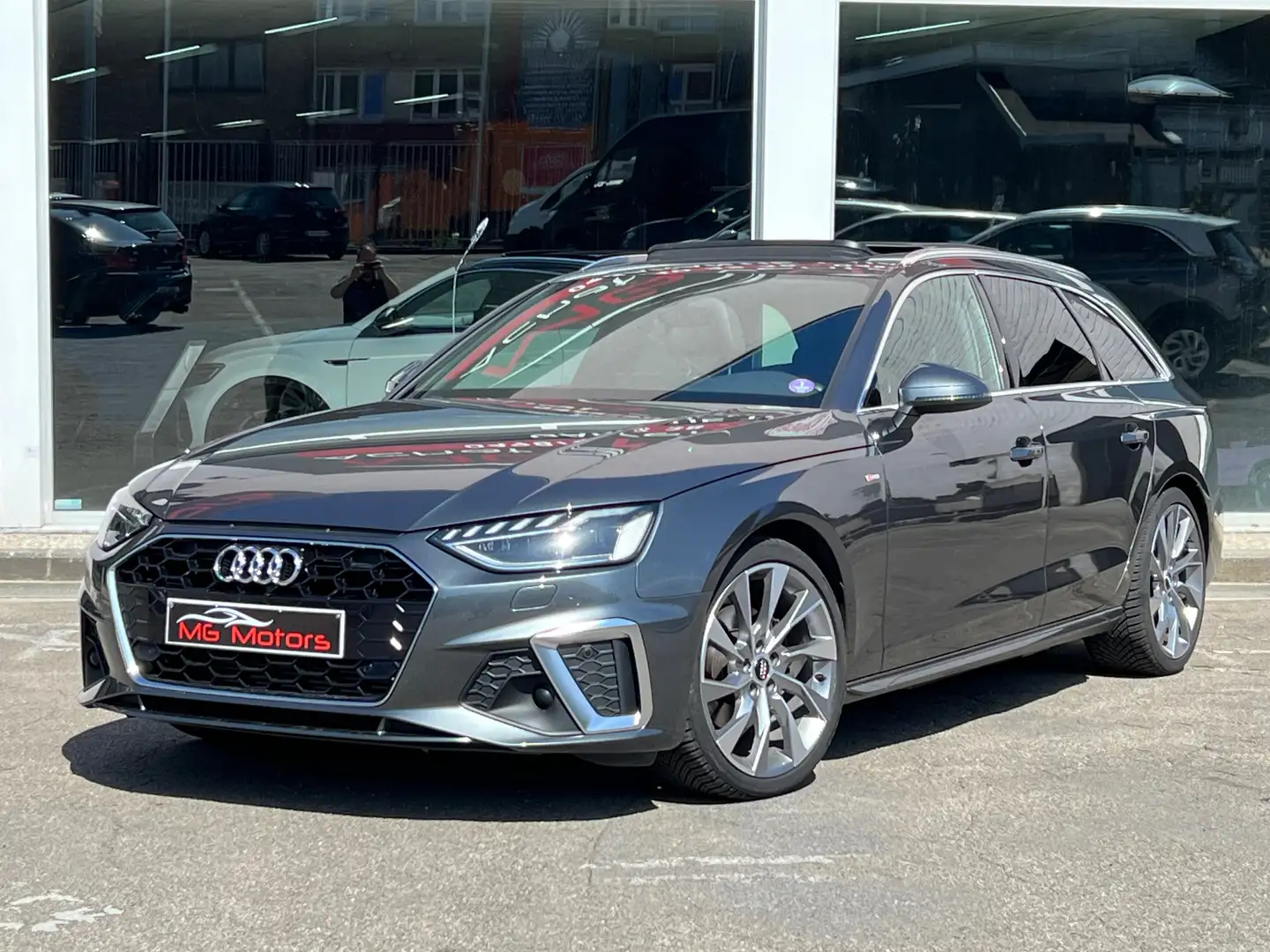 Audi A4 Avant 40 TFSI S line S tronic PANO CAMERA COCKPIT Grijs - 1