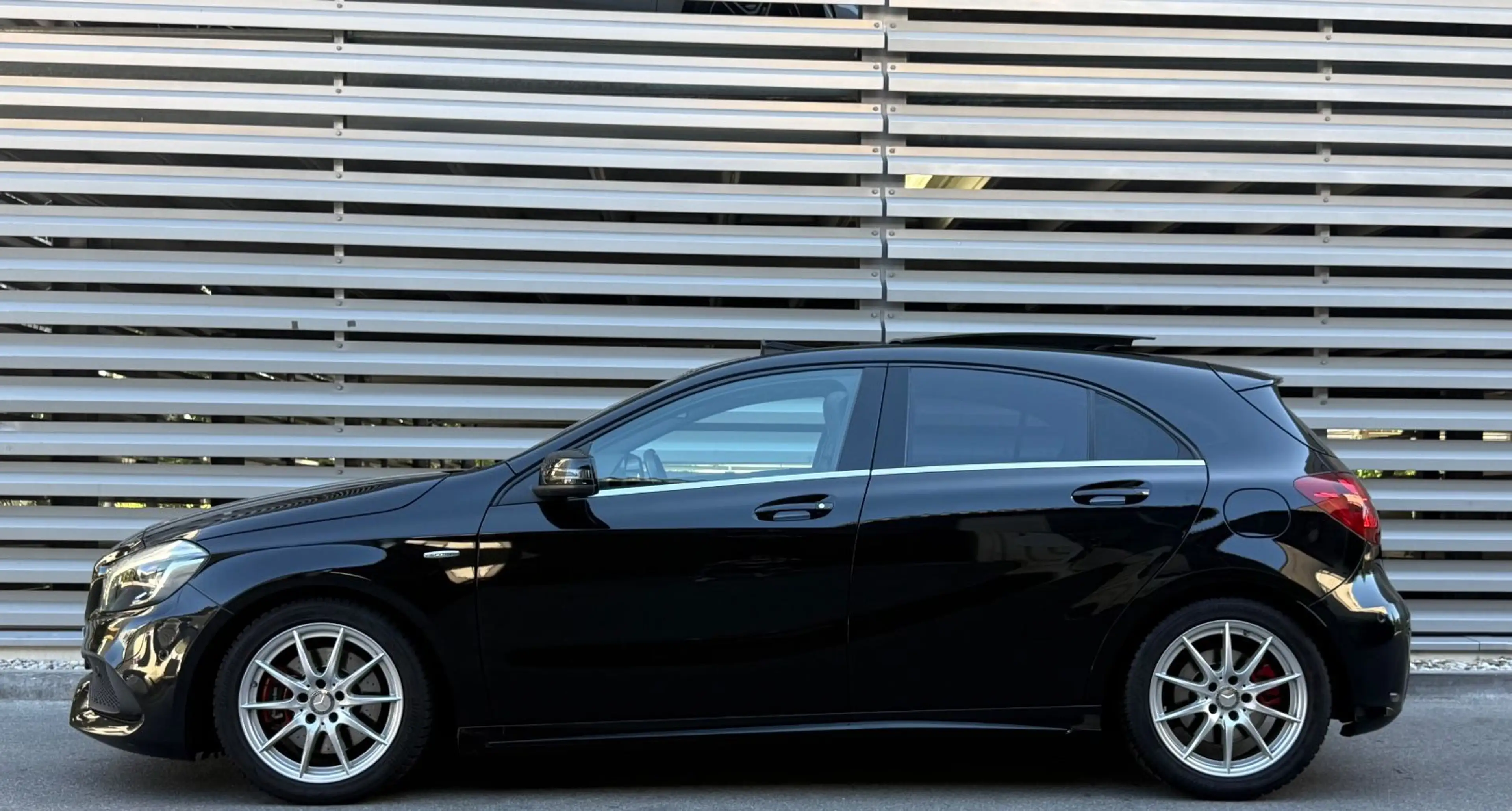 Mercedes-Benz A 250 4Matic Sport /AMG/Pano /LED /Harman Kardon — photo 6