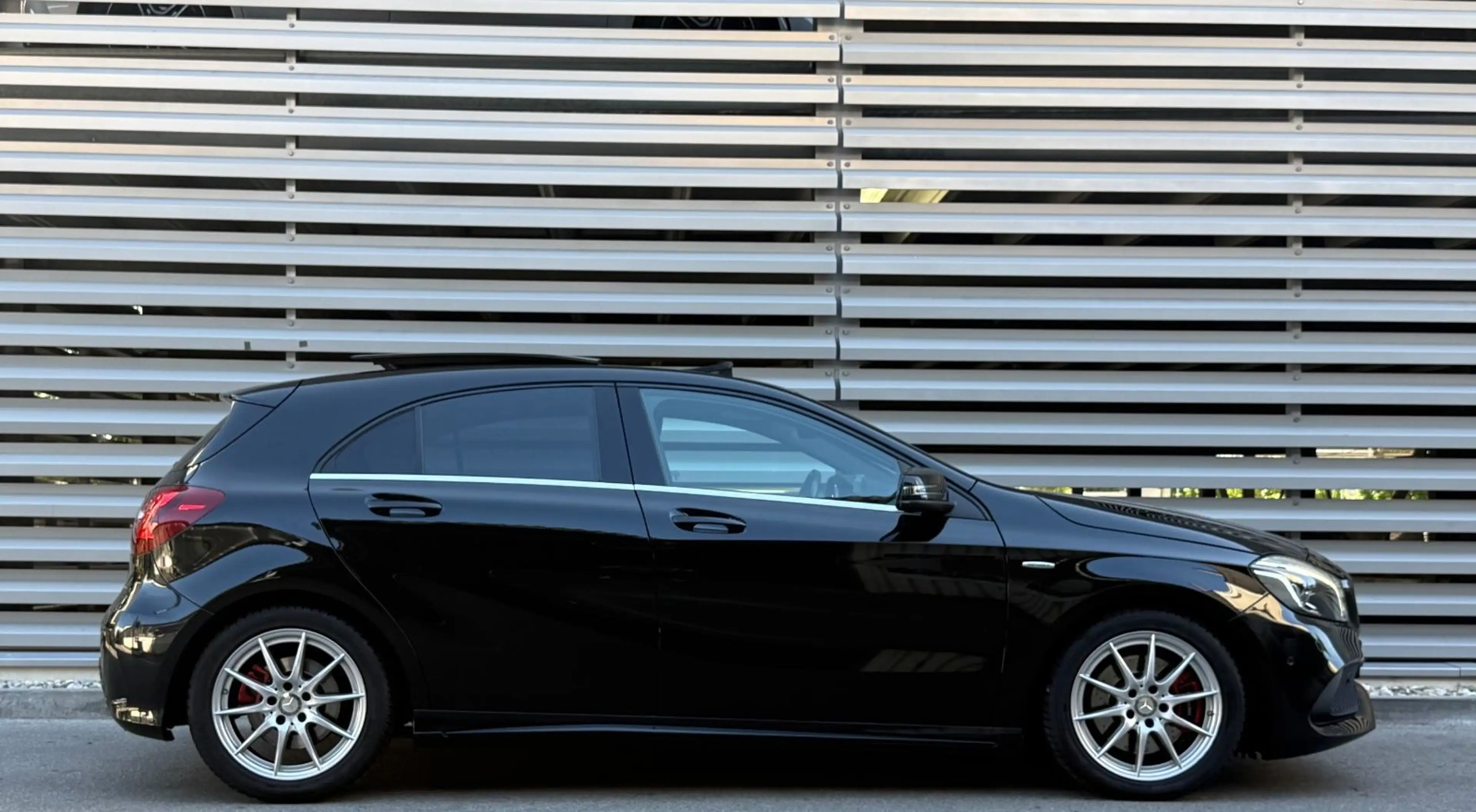 Mercedes-Benz A 250 4Matic Sport /AMG/Pano /LED /Harman Kardon — photo 5