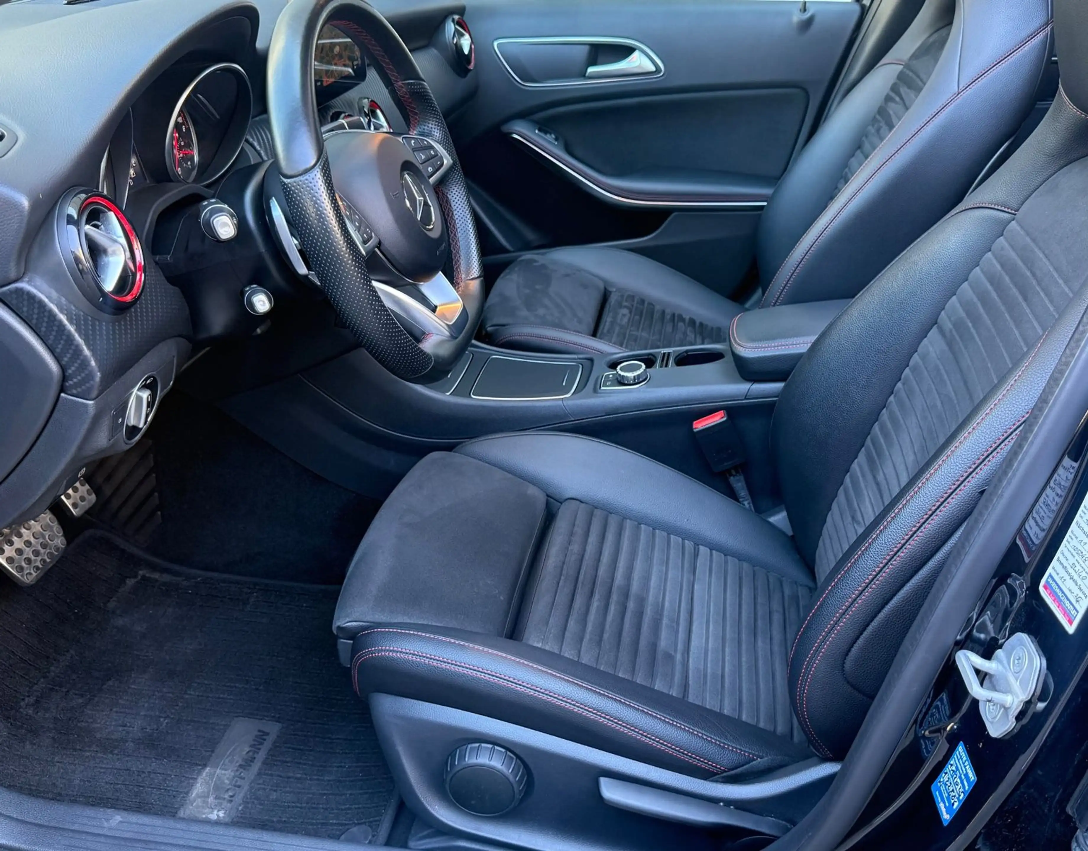 Mercedes-Benz A 250 4Matic Sport /AMG/Pano /LED /Harman Kardon — photo 9