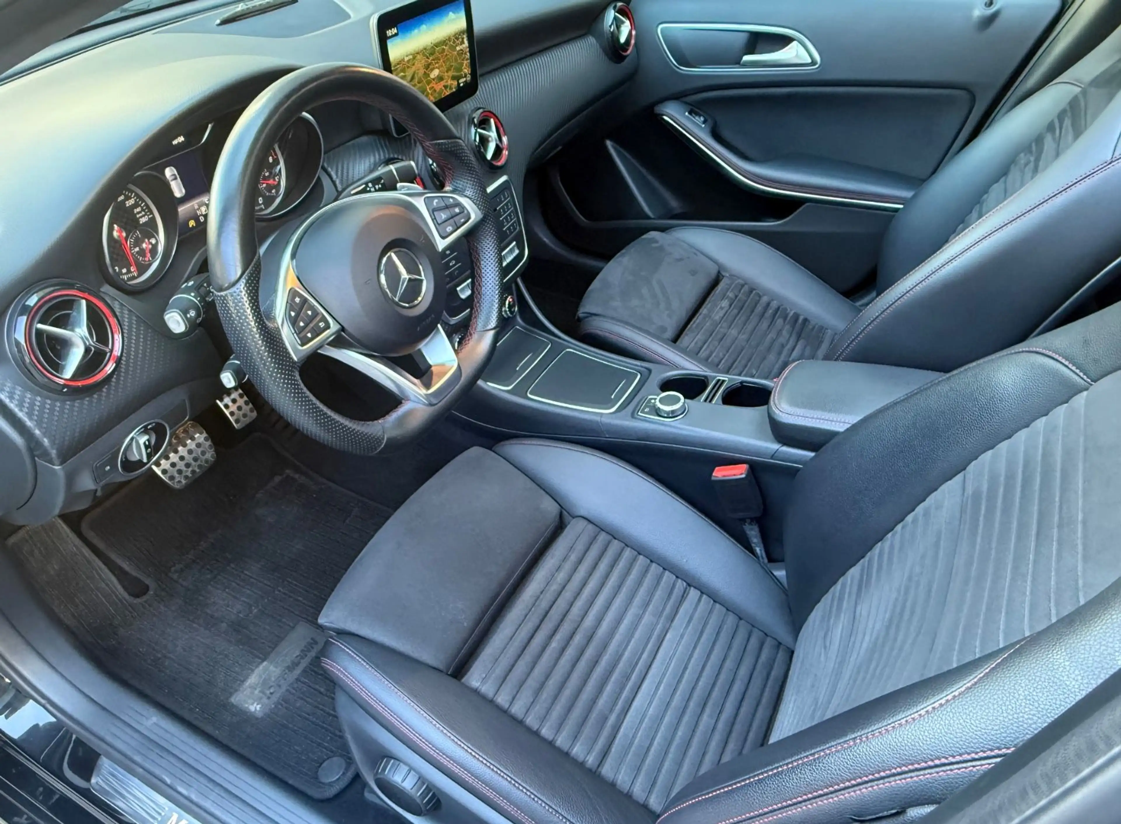 Mercedes-Benz A 250 4Matic Sport /AMG/Pano /LED /Harman Kardon — photo 10