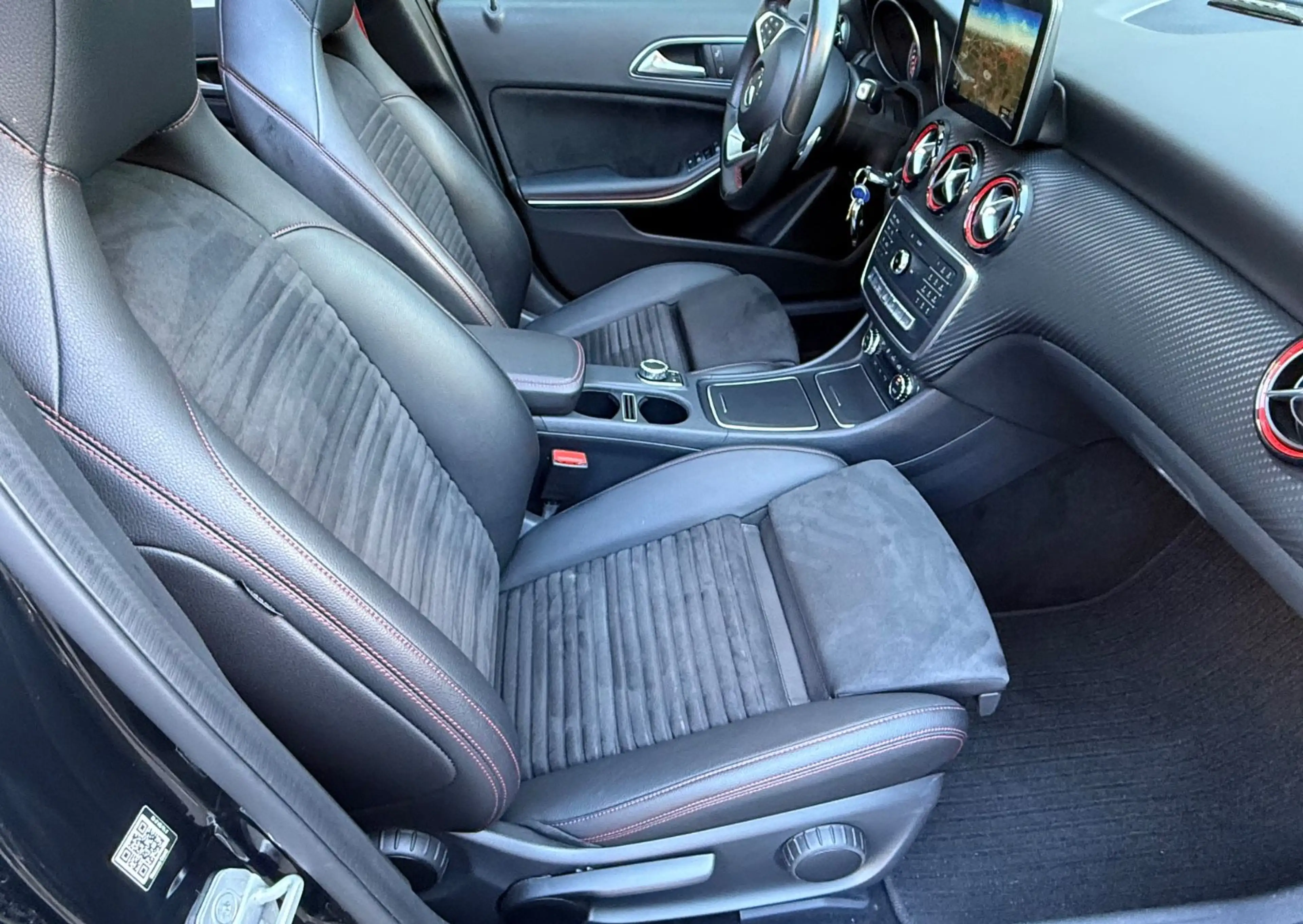 Mercedes-Benz A 250 4Matic Sport /AMG/Pano /LED /Harman Kardon — photo 13