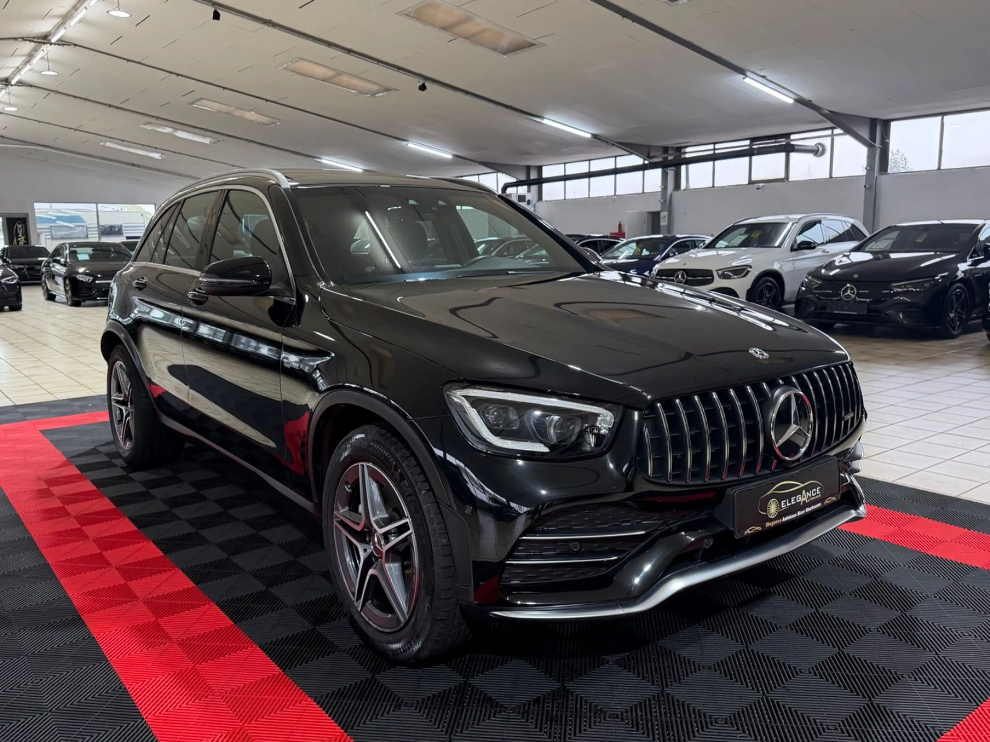 Mercedes-Benz GLC 43 AMG 4Matic*PANO*LED*AMBIENTE*KAMERA* — photo 3