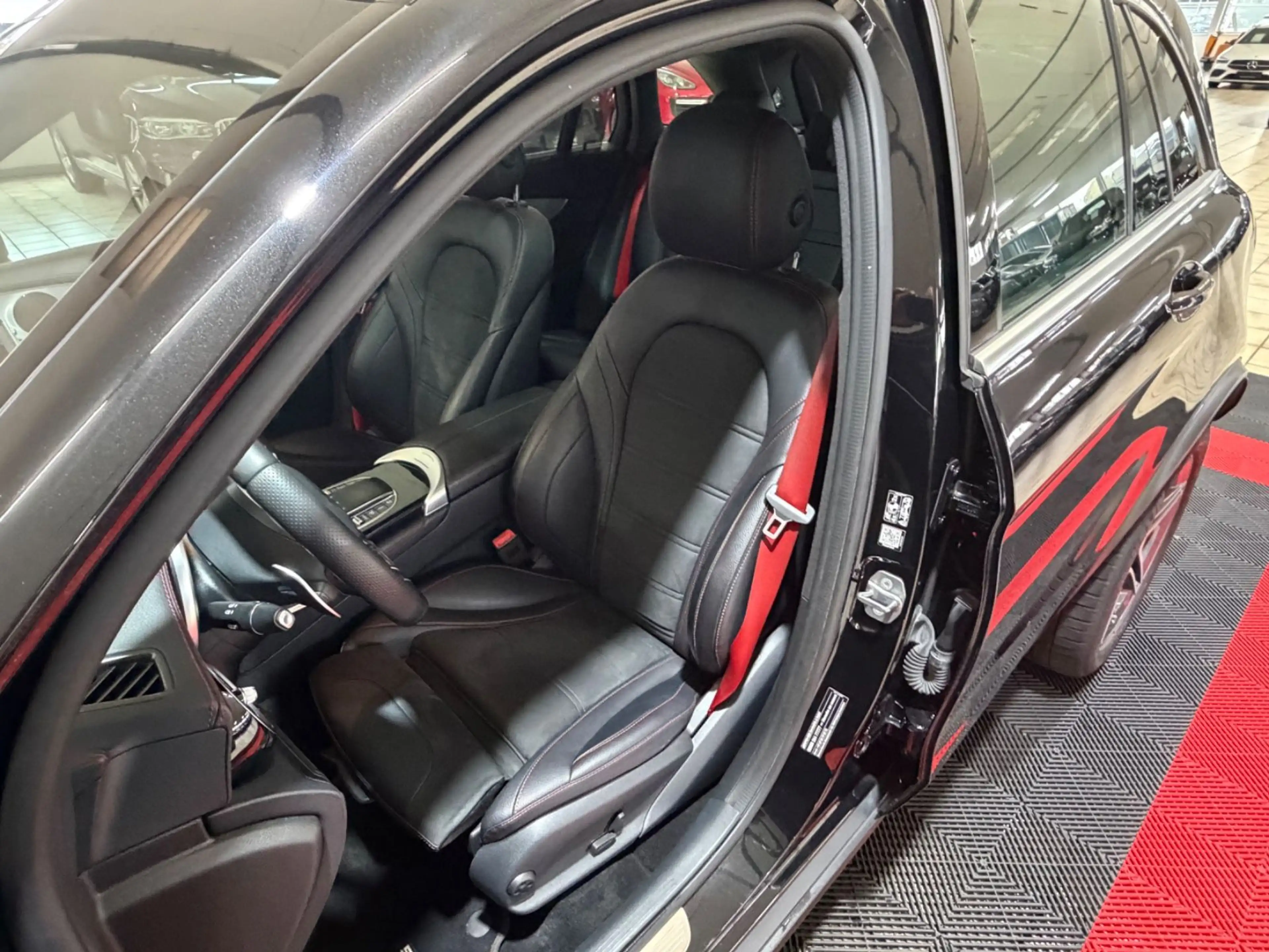 Mercedes-Benz GLC 43 AMG 4Matic*PANO*LED*AMBIENTE*KAMERA* — photo 10