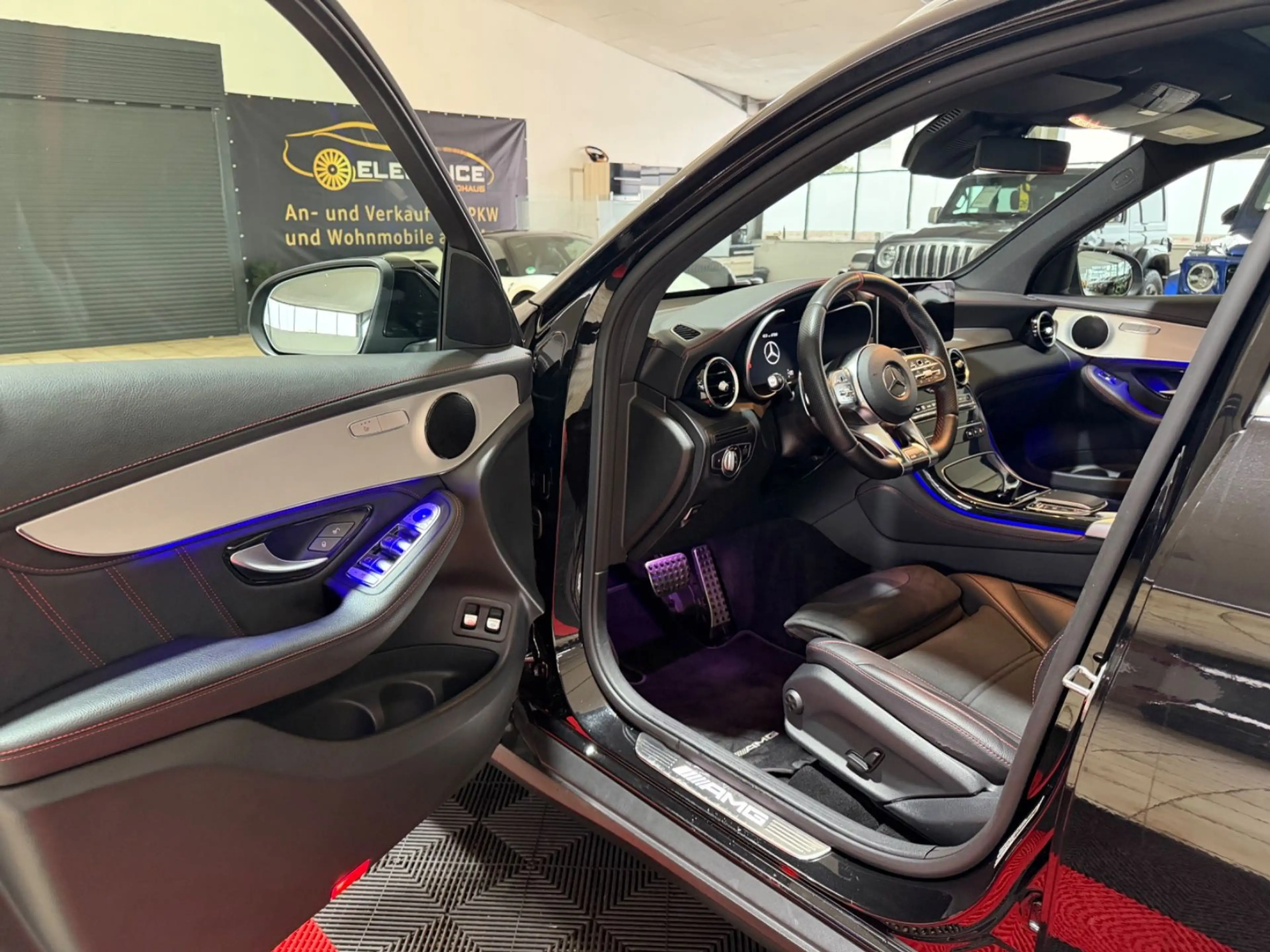 Mercedes-Benz GLC 43 AMG 4Matic*PANO*LED*AMBIENTE*KAMERA* — photo 12