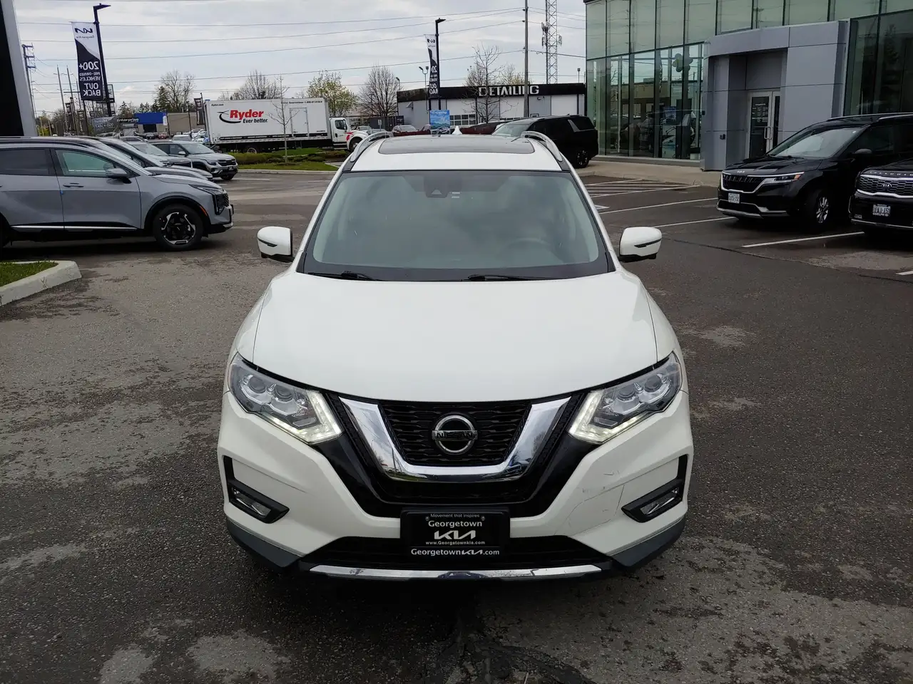 Nissan Rogue снимка Nissan Rogue