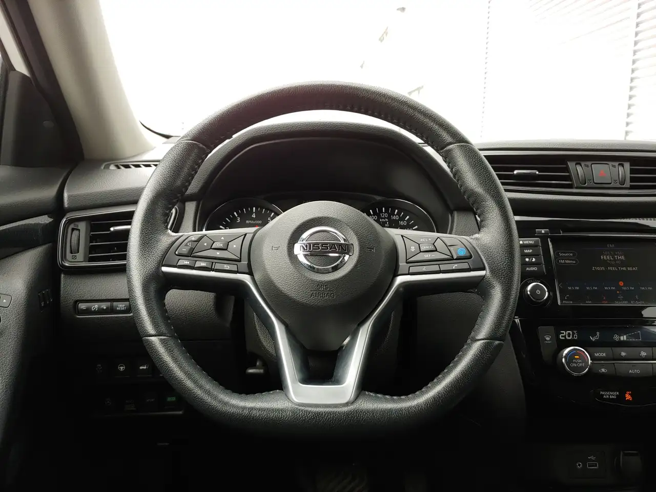 Nissan Rogue снимка Nissan Rogue
