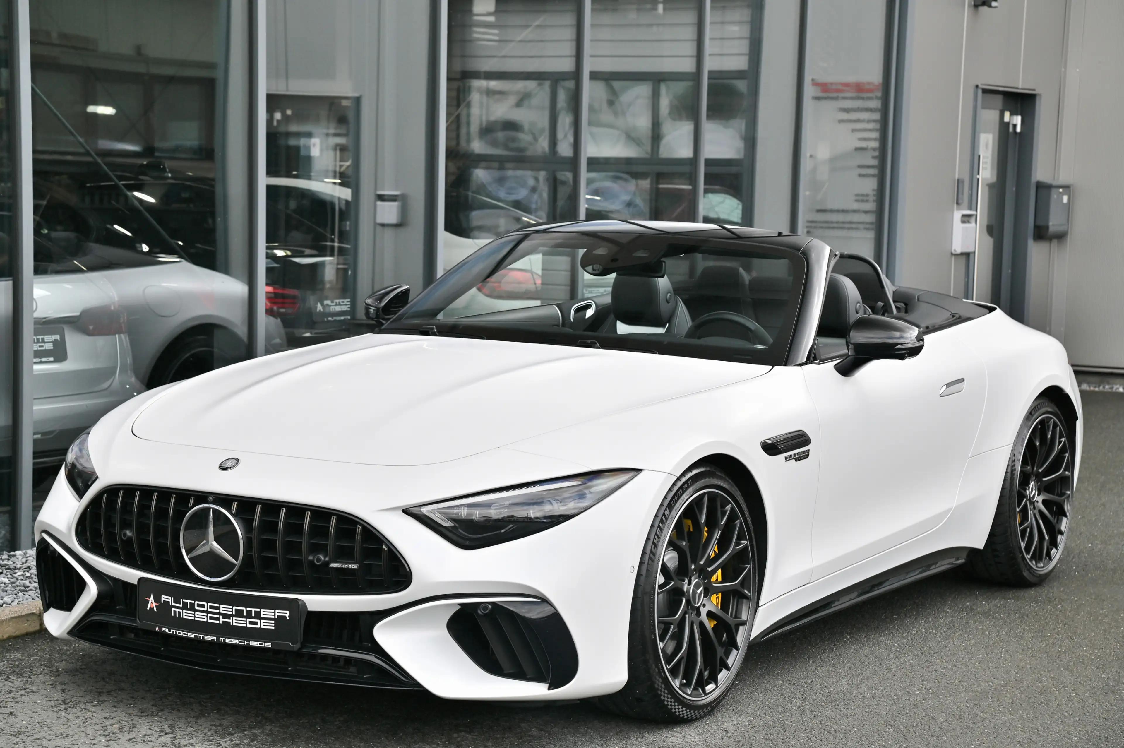 Mercedes-Benz SL 63 AMG 4Matic Premium Plus* Lift* Burmester* — photo 2