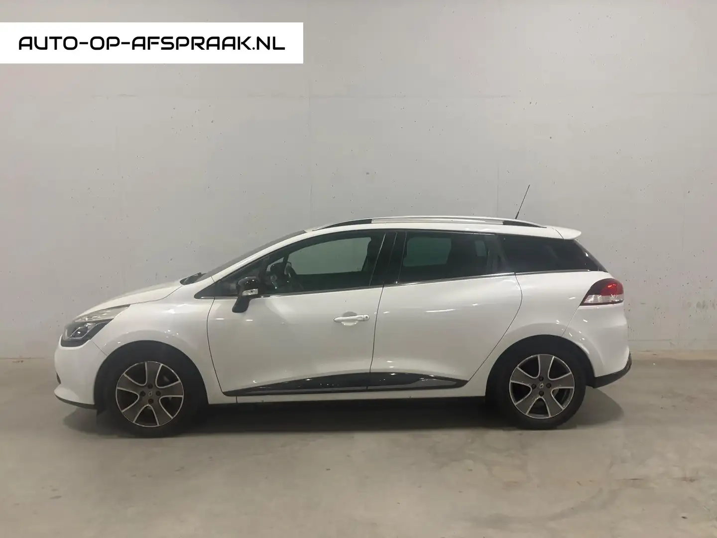 Renault Clio Estate 0.9 TCe Night&Day Navi Cruise Airco APK Wit - 2