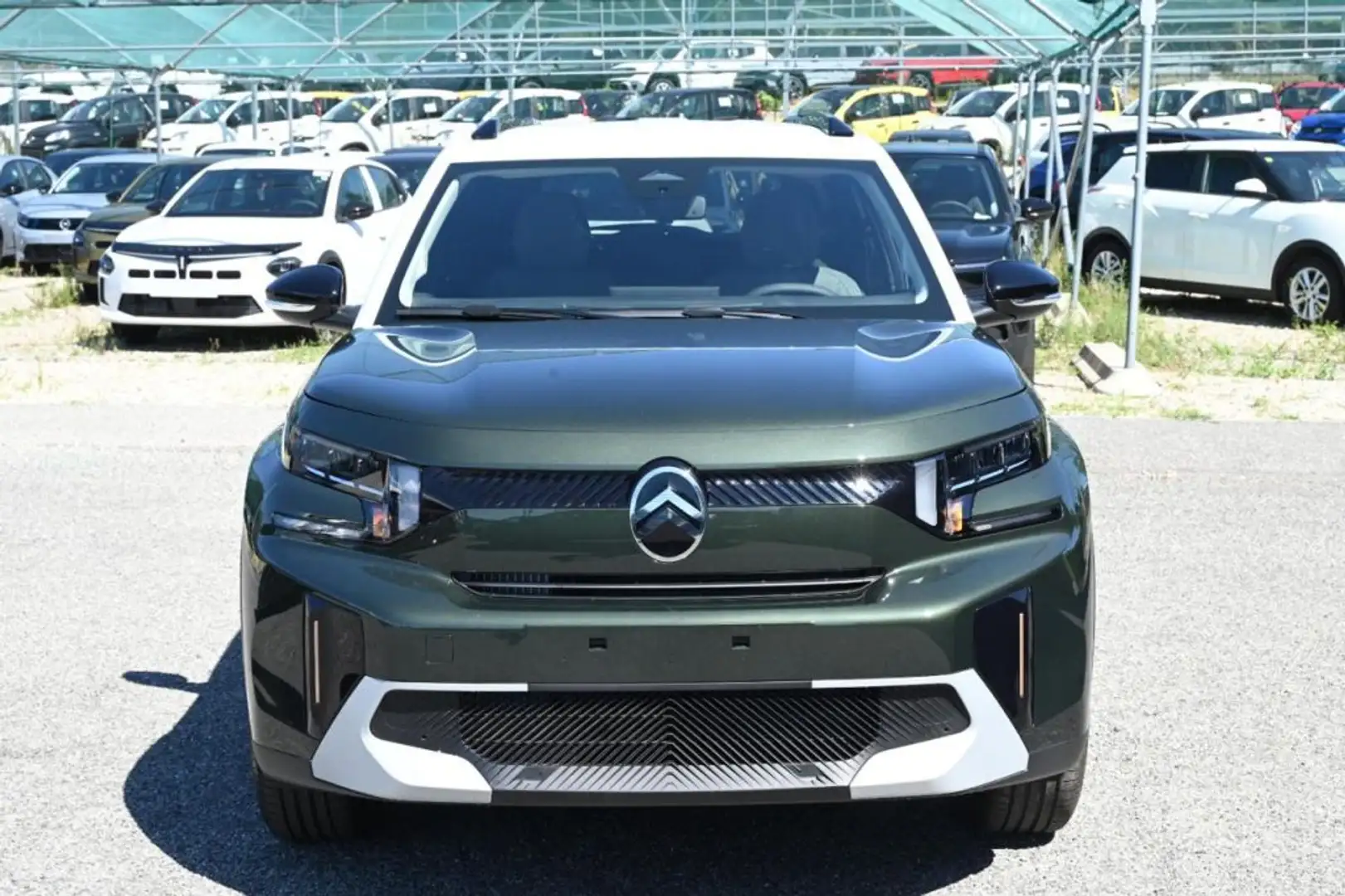 Citroen C3 Aircross PureTech Turbo 100 Plus Verde - 2