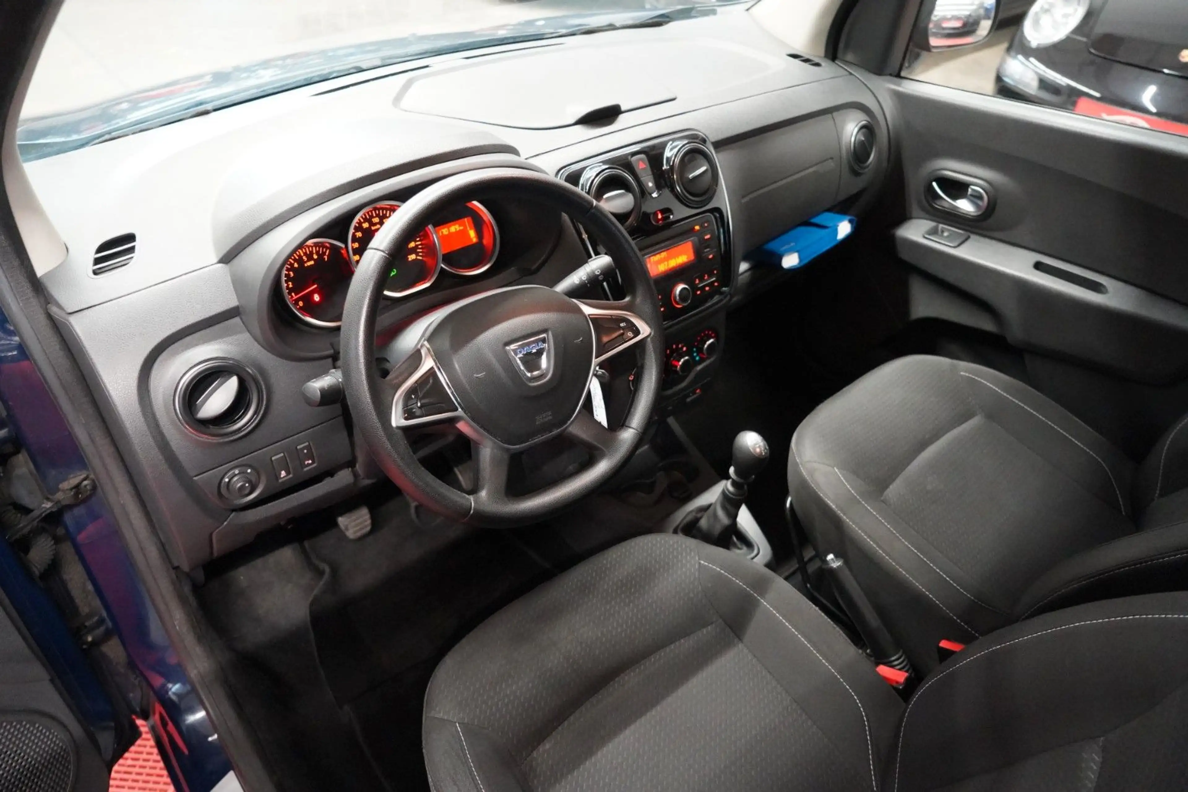 Dacia Lodgy 1.3 TCE Comfort 7Sitzer*1.Hand*Unfallfrei* — photo 13