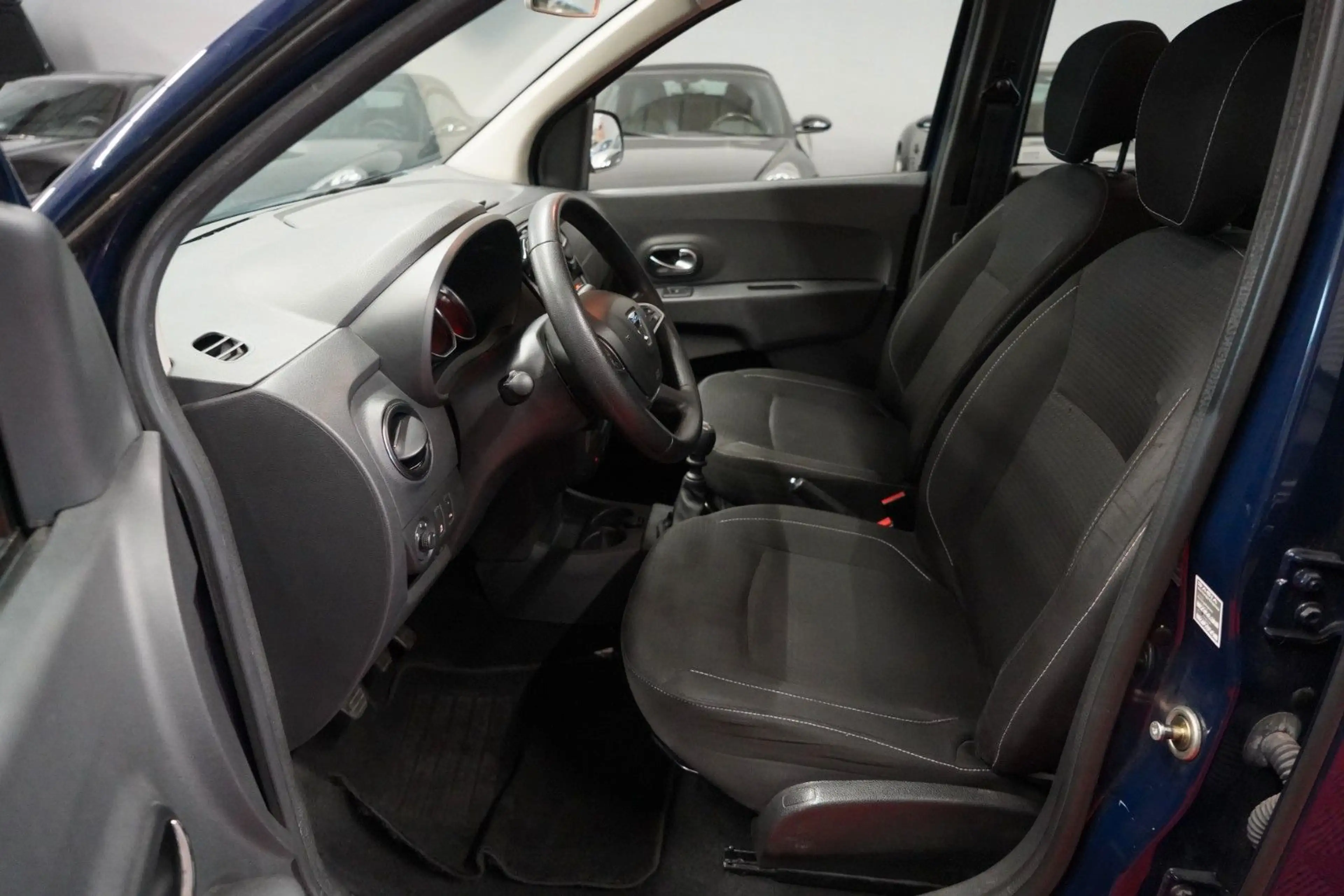 Dacia Lodgy 1.3 TCE Comfort 7Sitzer*1.Hand*Unfallfrei* — photo 14