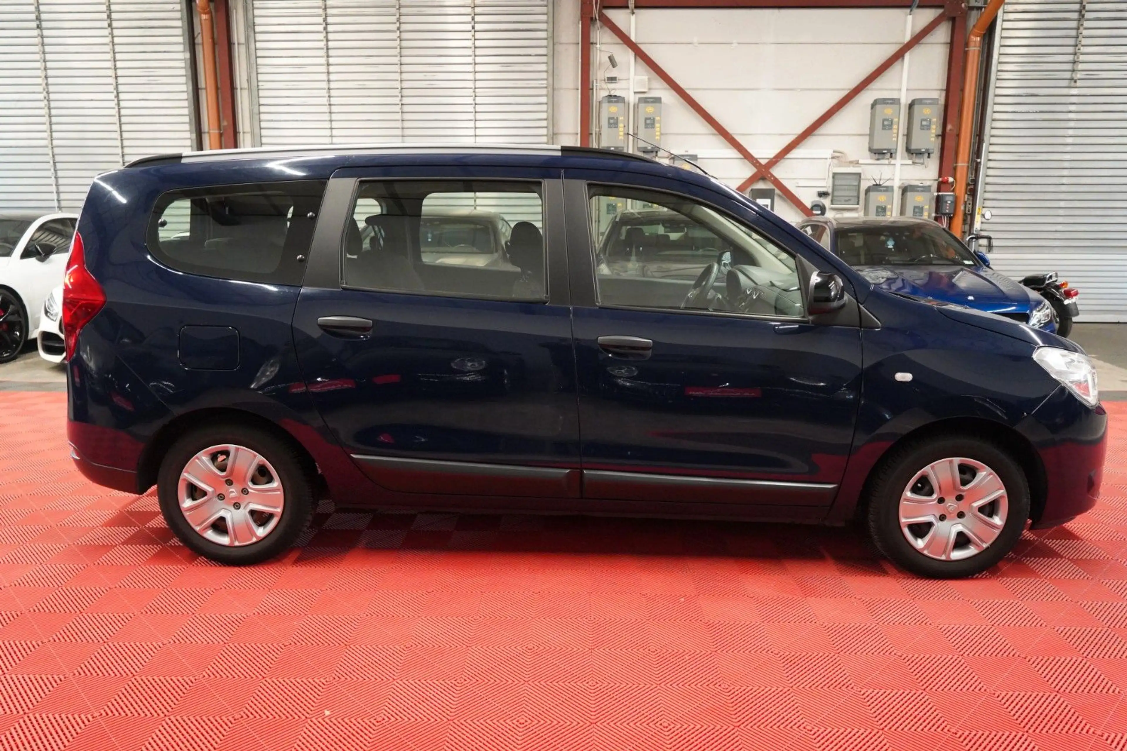 Dacia Lodgy 1.3 TCE Comfort 7Sitzer*1.Hand*Unfallfrei* — photo 4