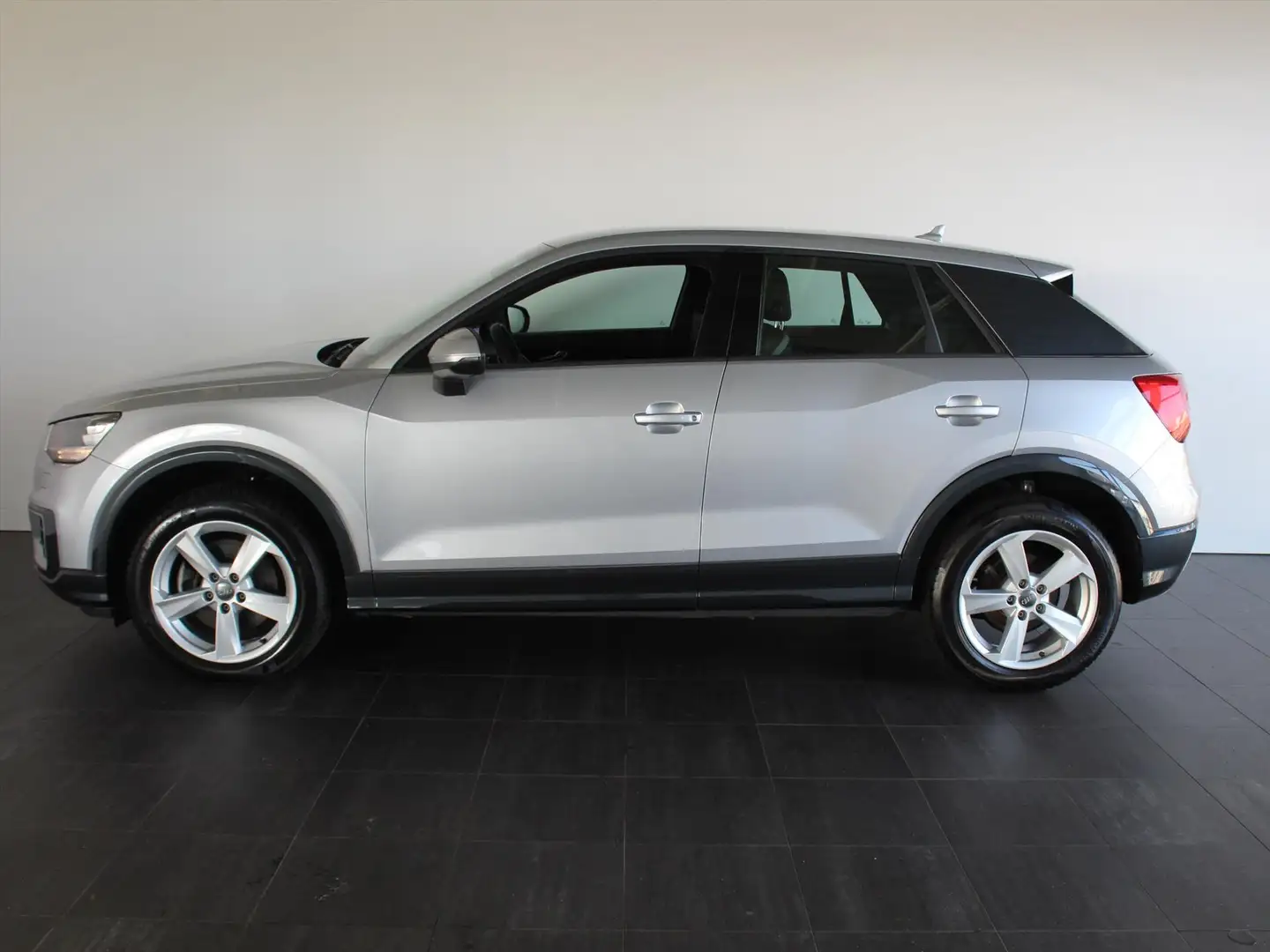 Audi Q2 1.4 TFSI CoD 150pk Sport Gris - 2