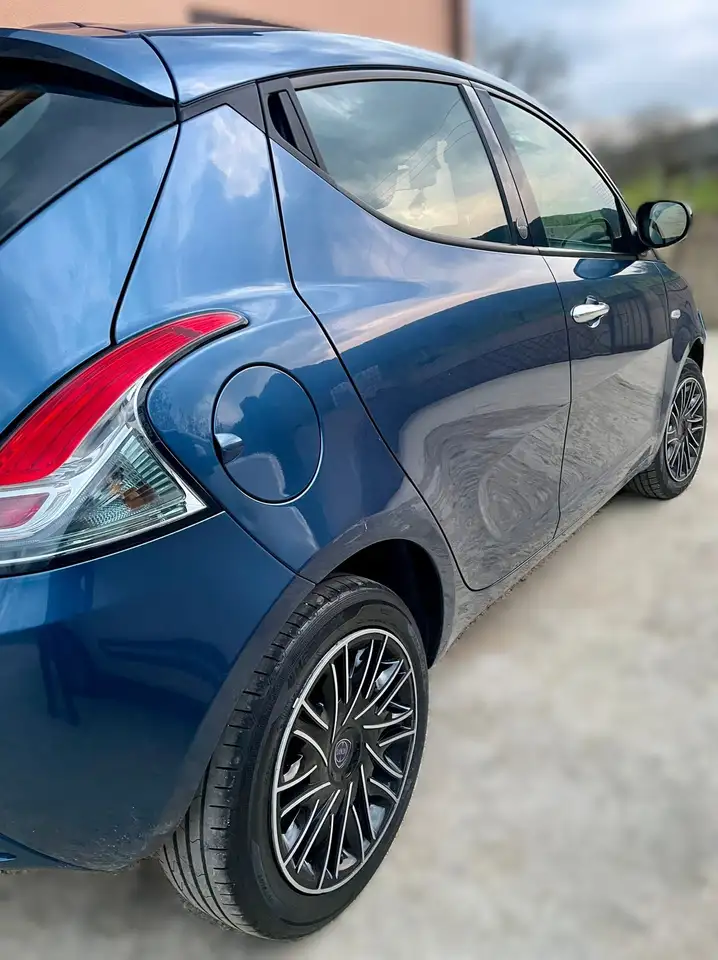 Lancia Ypsilon 2021