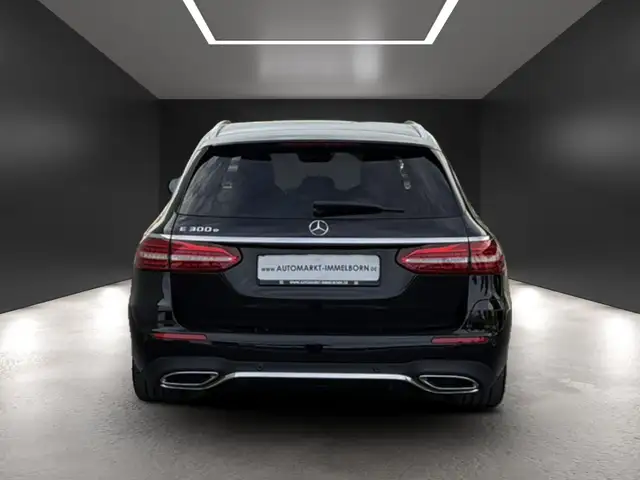 Mercedes-Benz E-Class view 10