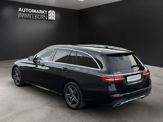 Mercedes-Benz E-Class view 6