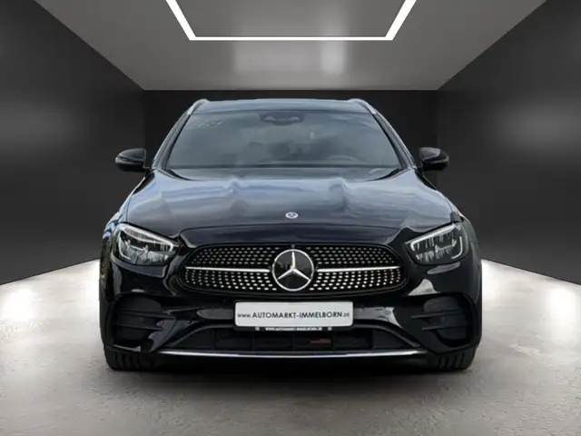 Mercedes-Benz E-Class view 9