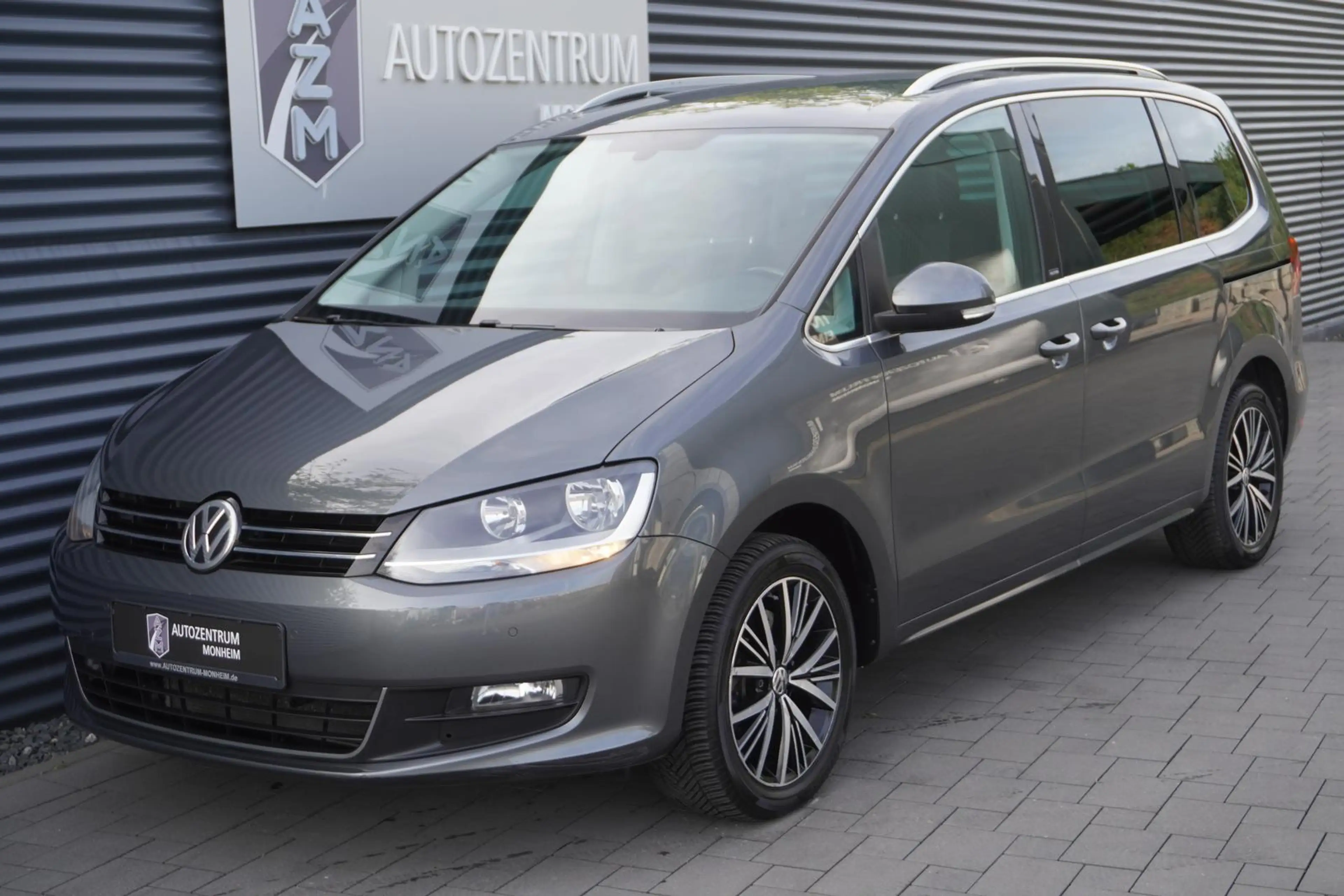 Volkswagen Sharan 1.4 TSI DSG|7-SITZER|SITZHEIZUNG|NAVI|PDC — photo 2