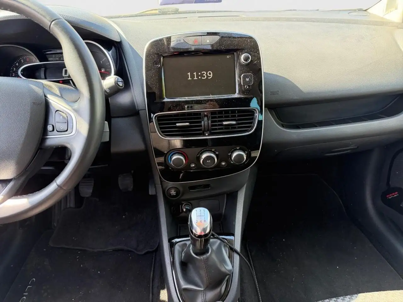 Renault Clio Grandtour — photo 11