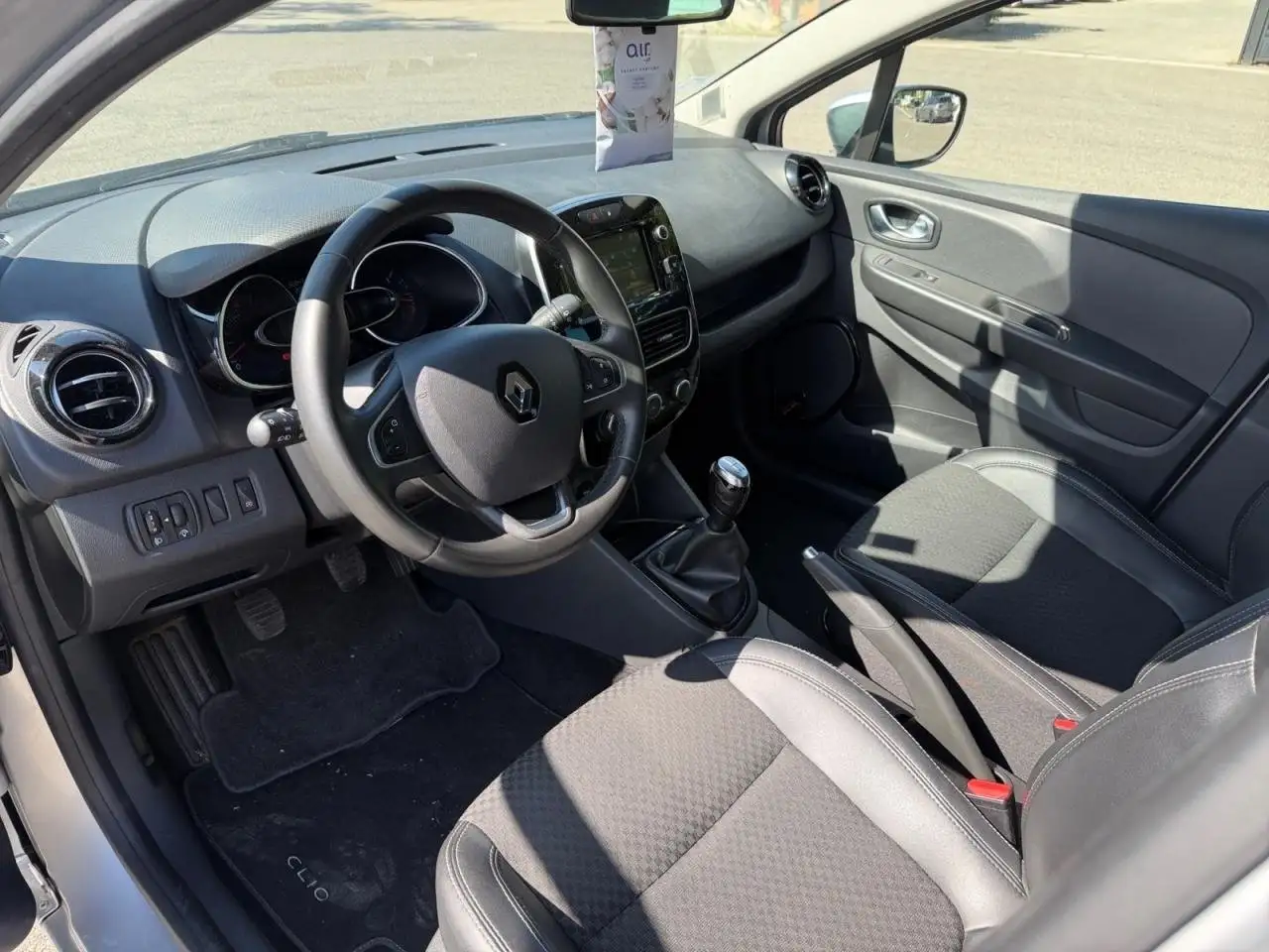 Renault Clio Grandtour — photo 16