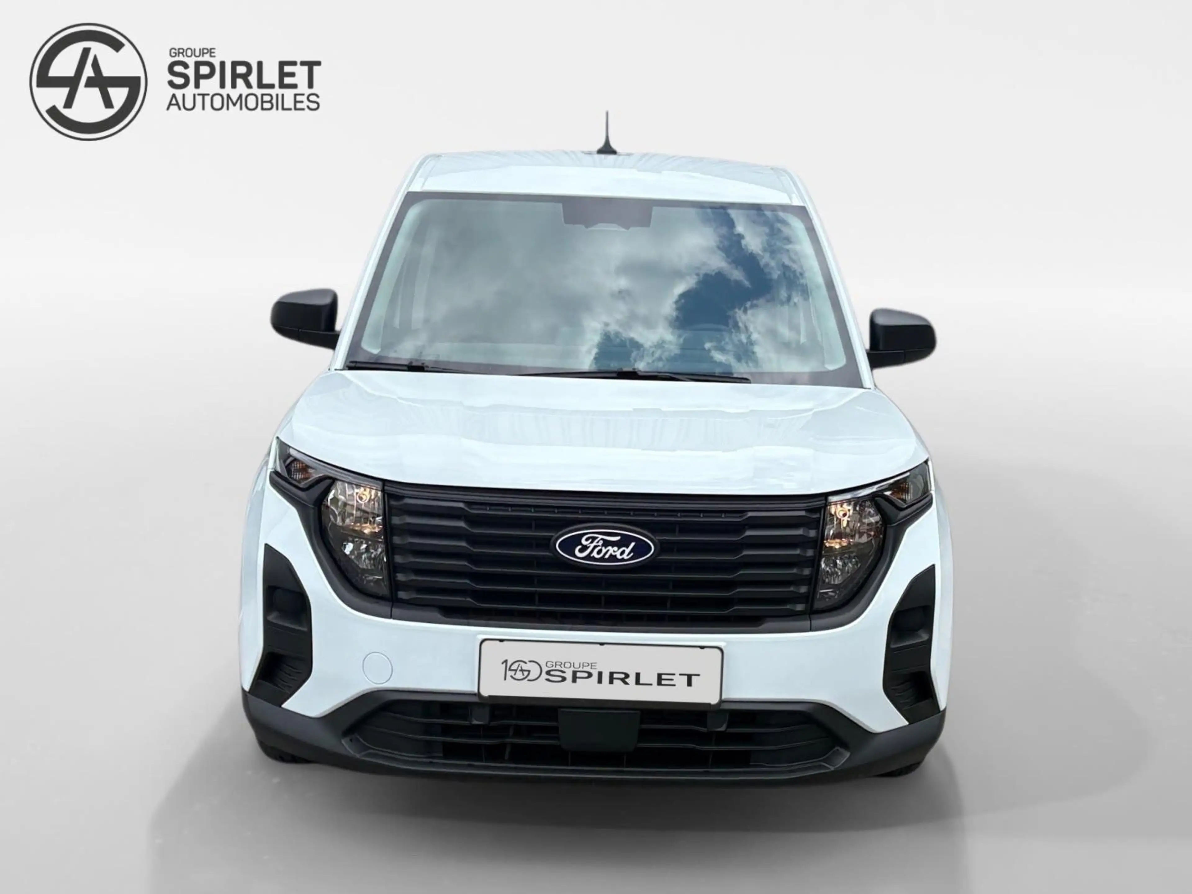 Ford Transit Courier Ambiante — photo 9