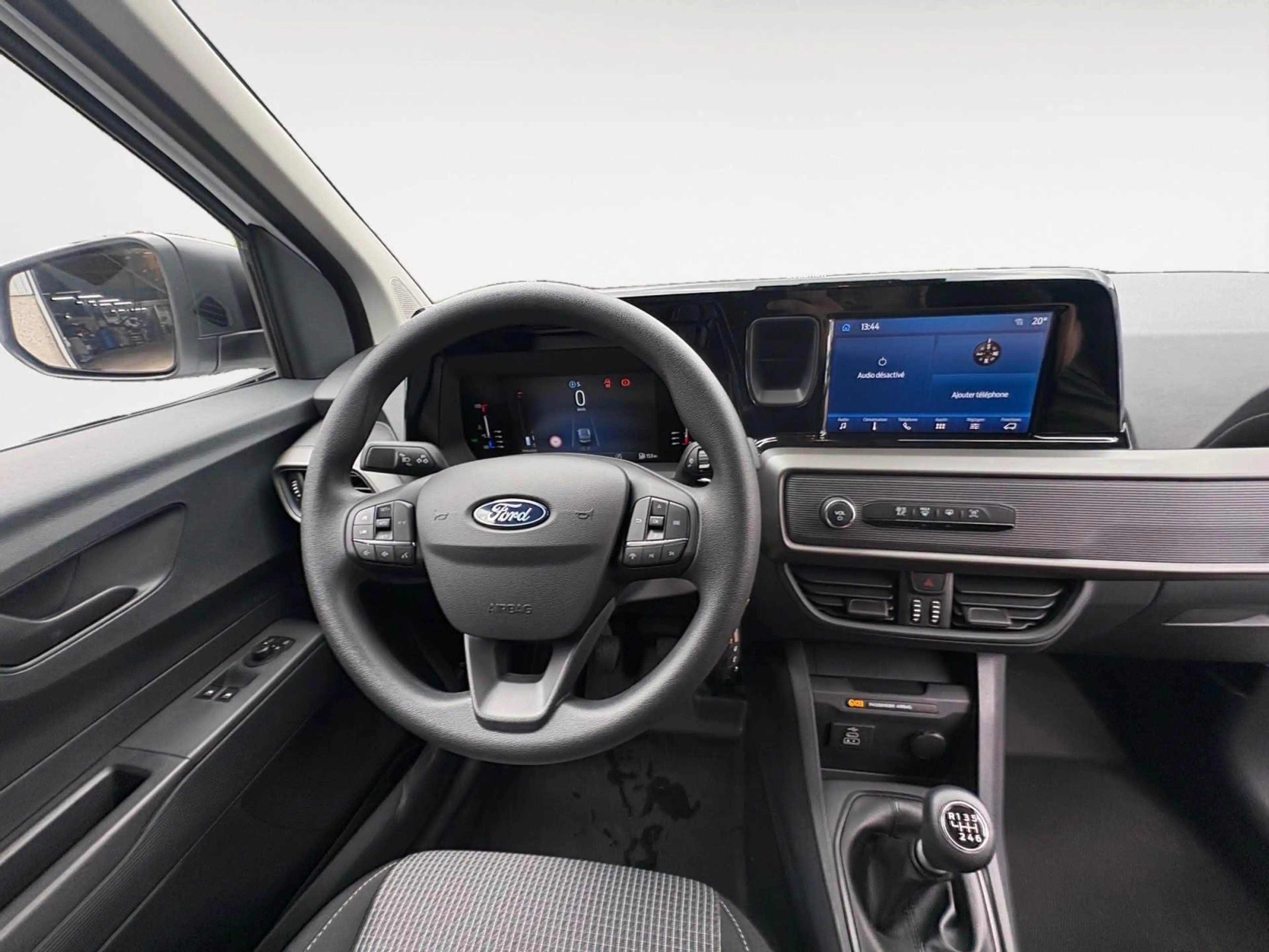 Ford Transit Courier Ambiante — photo 12