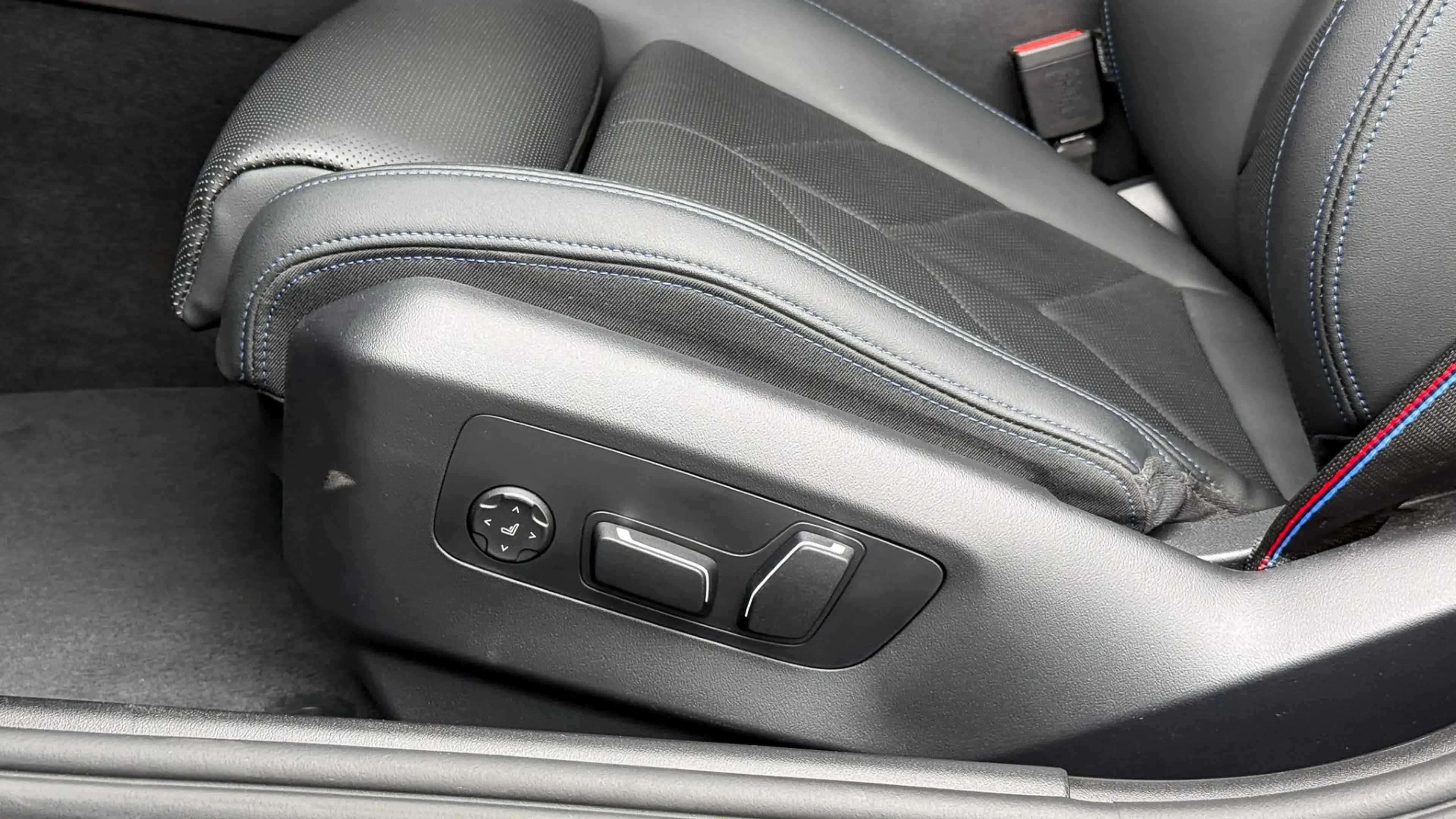 BMW 540 d xDrive M-Sportpaket Pro — photo 15