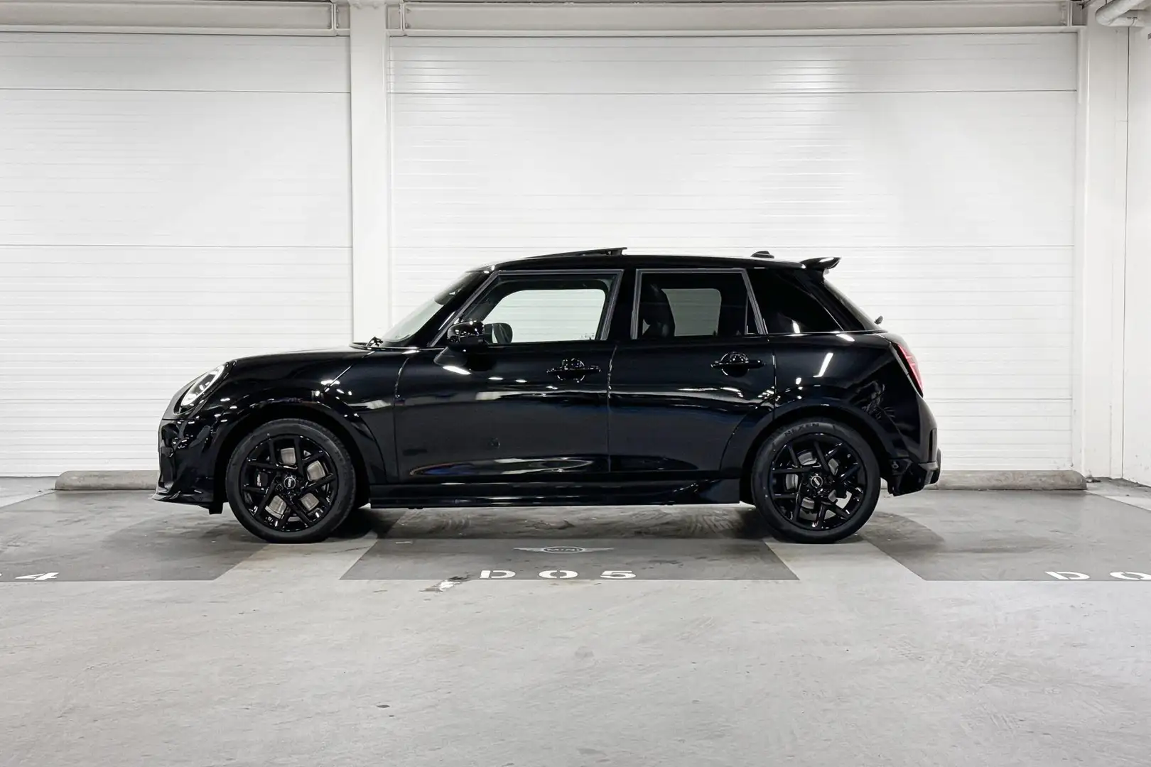 MINI Cooper C 5-deurs | John Cooper Works Uitvoering  | Pakket M Noir - 2
