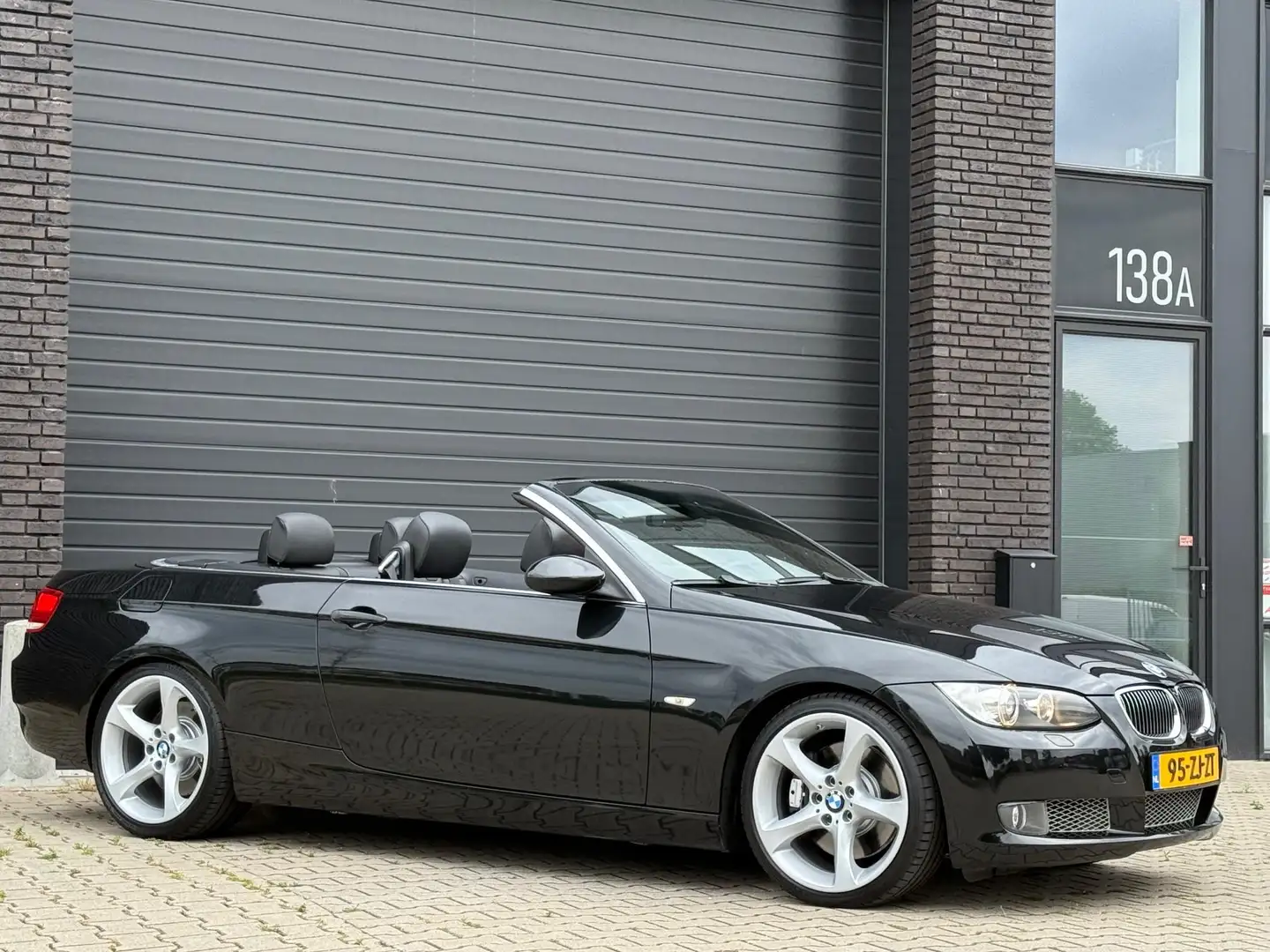 BMW 335 3-serie E93 335i Cabriolet High Executive Aut.-6 | Black - 2