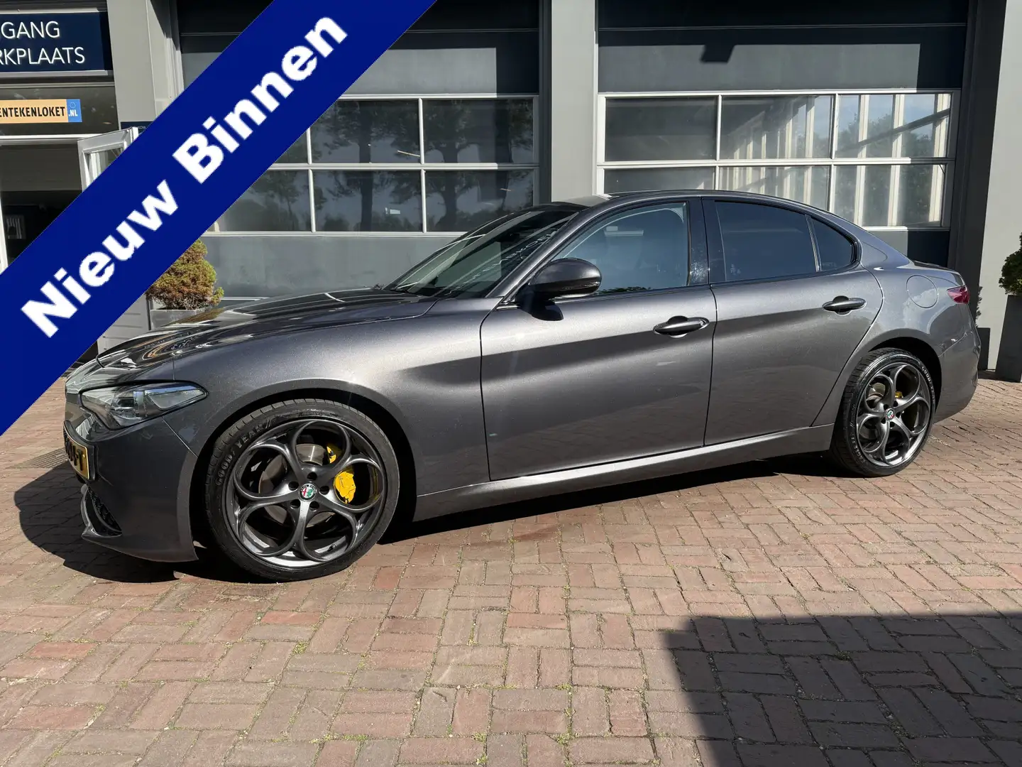 Alfa Romeo Giulia 2.0T Super | Leder | Memory | Stoelverwarming |  0 Grijs - 1