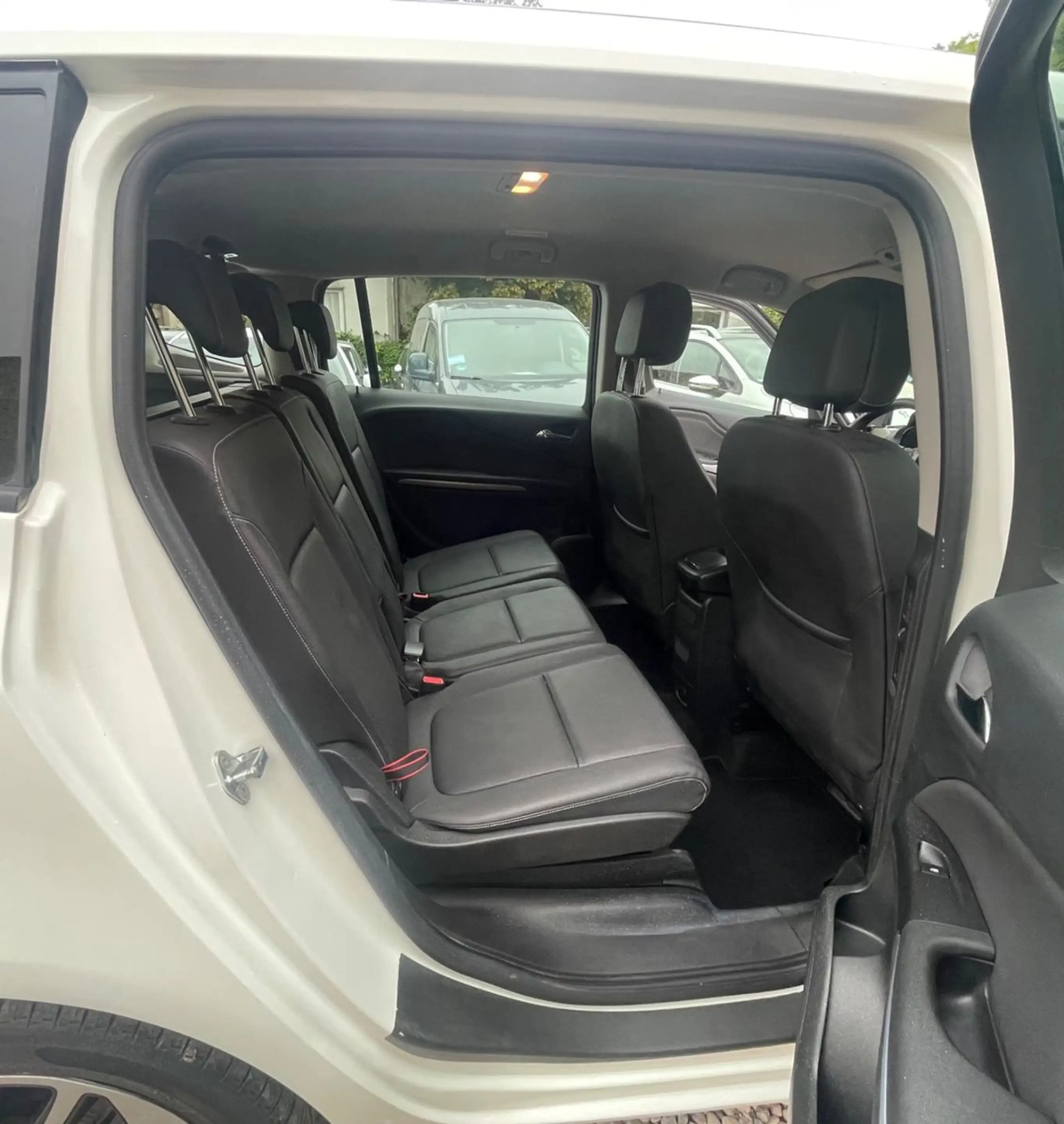 Opel Zafira *1HAND*SCHECKHEFT*TÜV NEU*ALLWETTER*LEDER* — photo 11