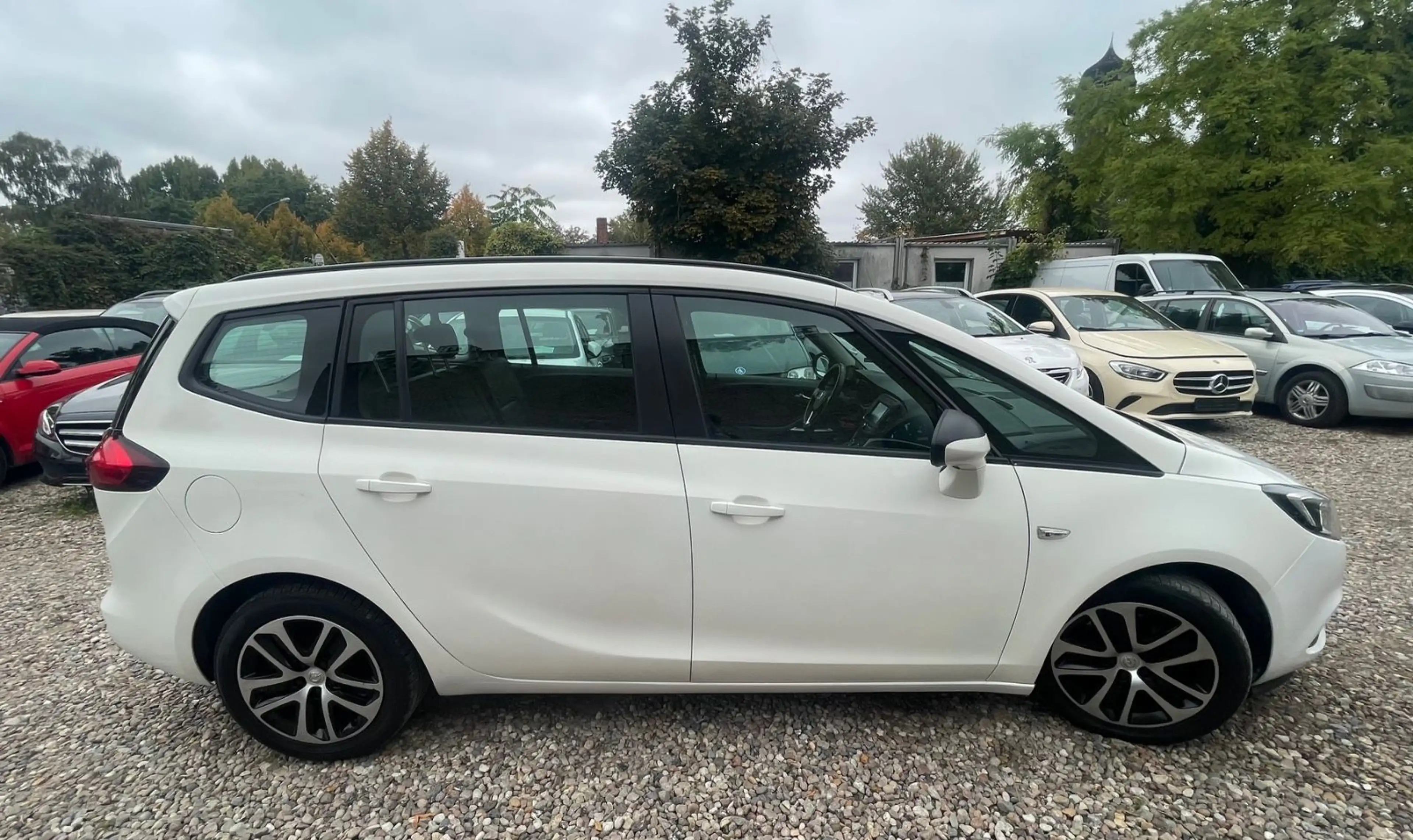 Opel Zafira *1HAND*SCHECKHEFT*TÜV NEU*ALLWETTER*LEDER* — photo 5
