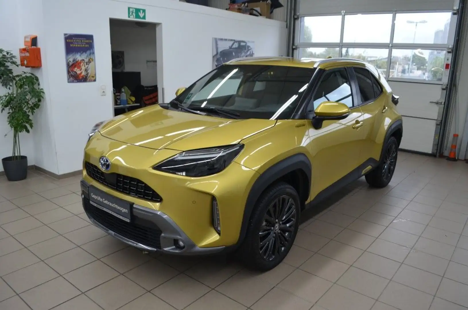 Toyota Yaris Cross 1.5 Hybrid AWD-i Adventure*SAFETY-P.*HEAD-UP* Or - 2