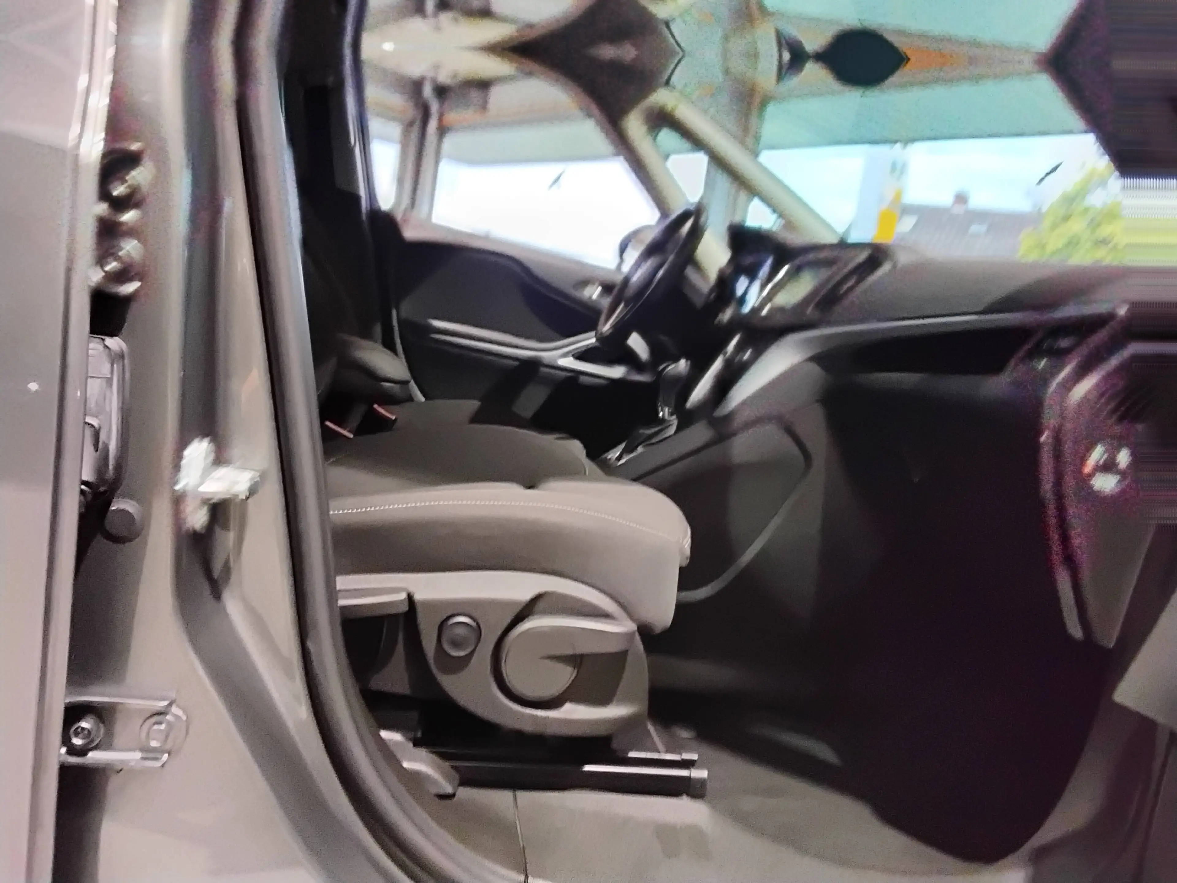 Opel Zafira Tourer Zafira Tourer wenig KM vom Opel Partner — photo 15