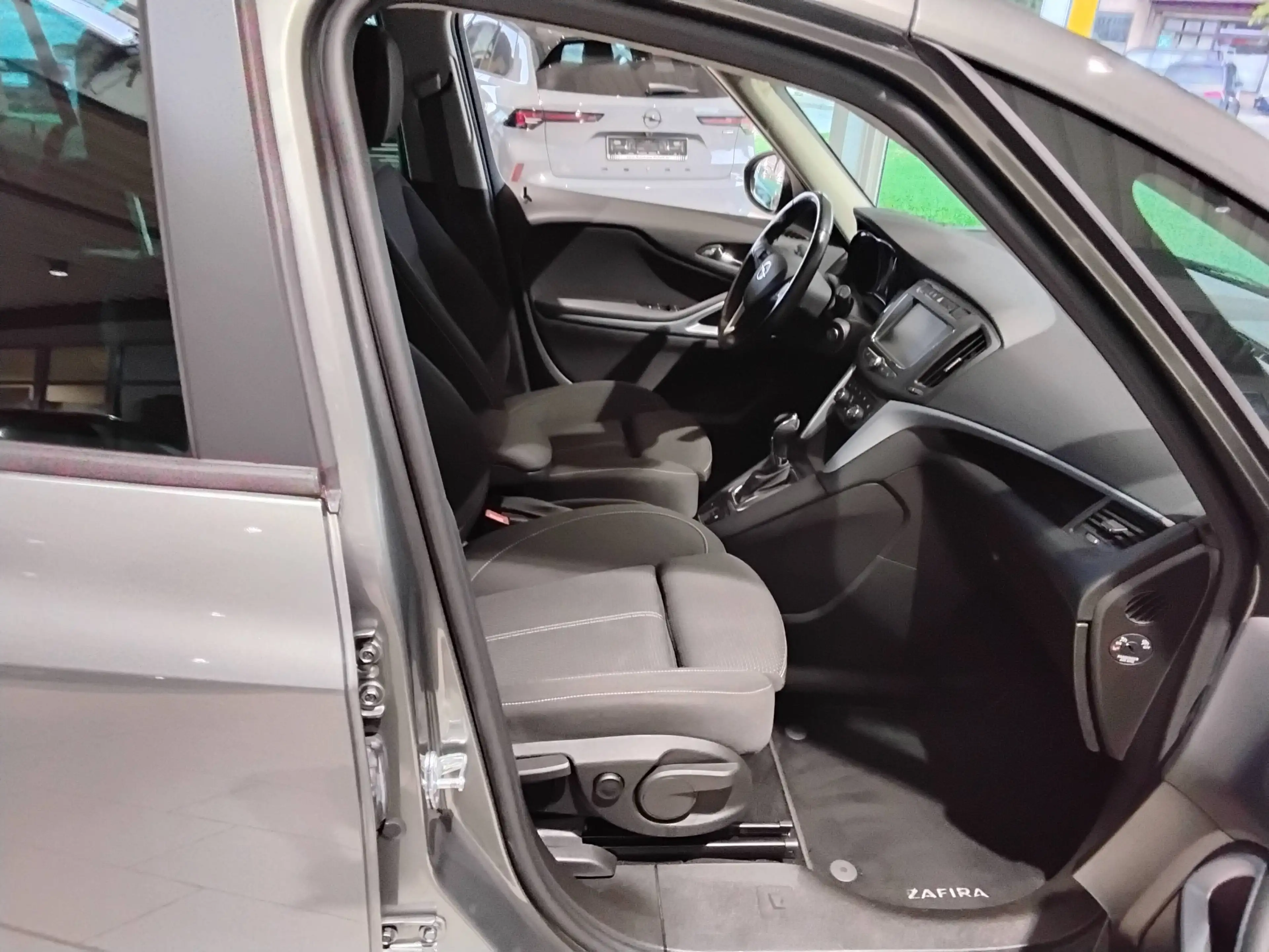 Opel Zafira Tourer Zafira Tourer wenig KM vom Opel Partner — photo 6