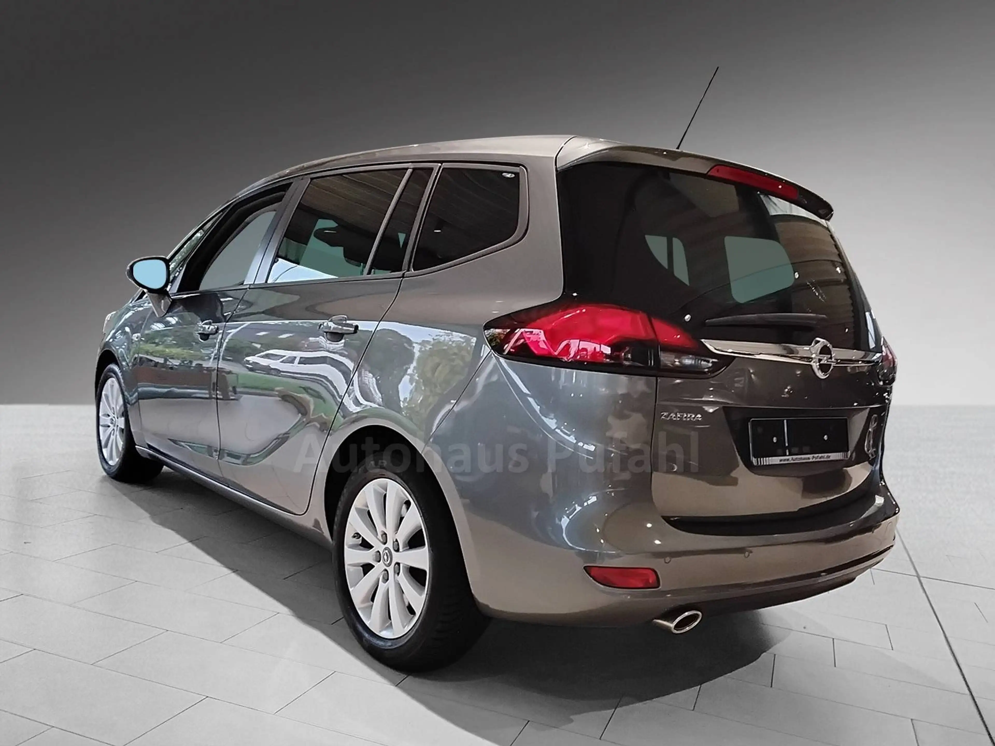 Opel Zafira Tourer Zafira Tourer wenig KM vom Opel Partner — photo 3