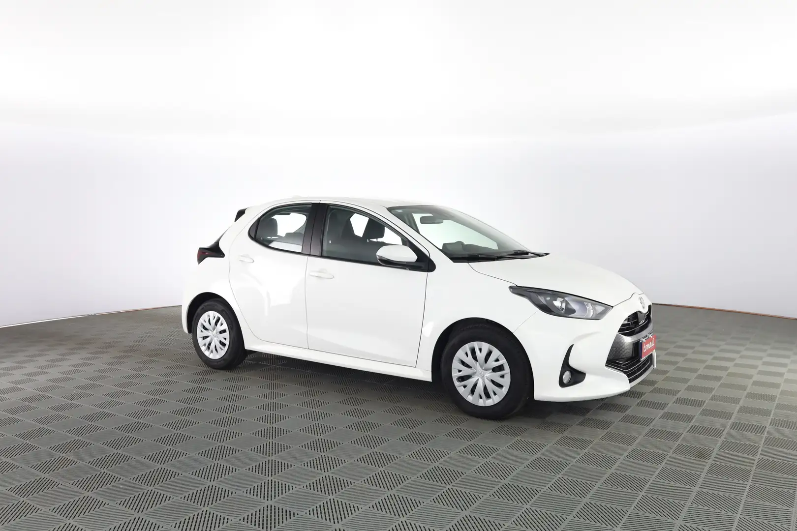 Toyota Yaris 1.0 5 porte Active Weiß - 2