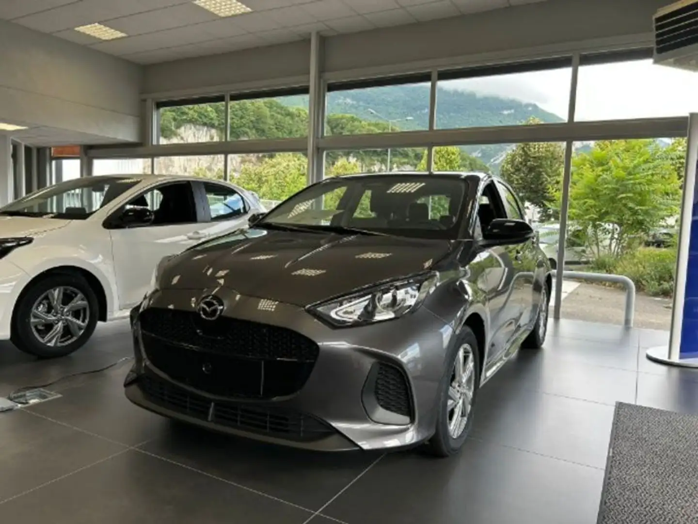 Mazda 2 Mazda2 Hybrid 2025 1.5L CVT 116 ch Exclusive-Line  Gris - 1